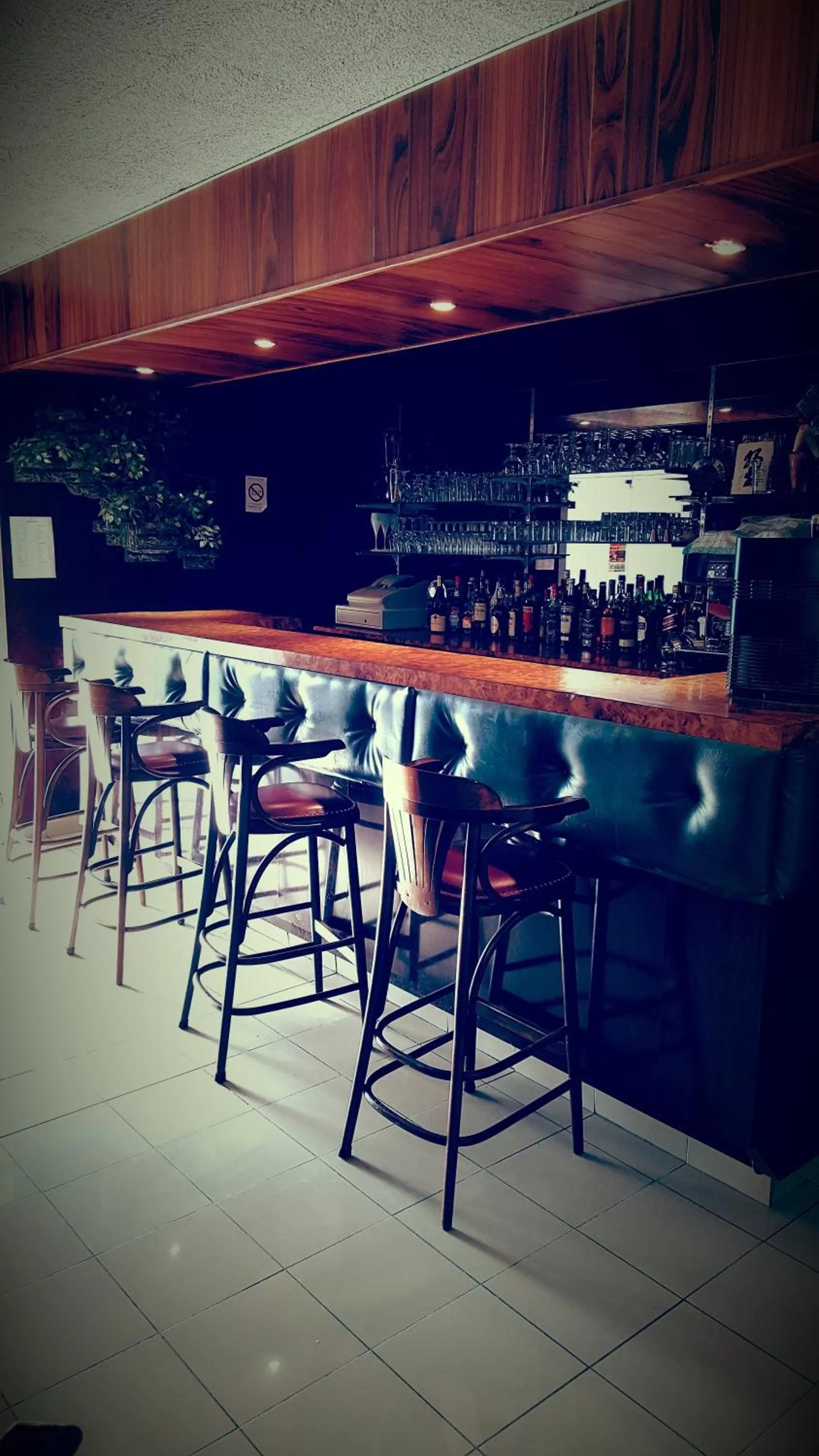 Communal lounge/ TV room in Hôtel De Champagne