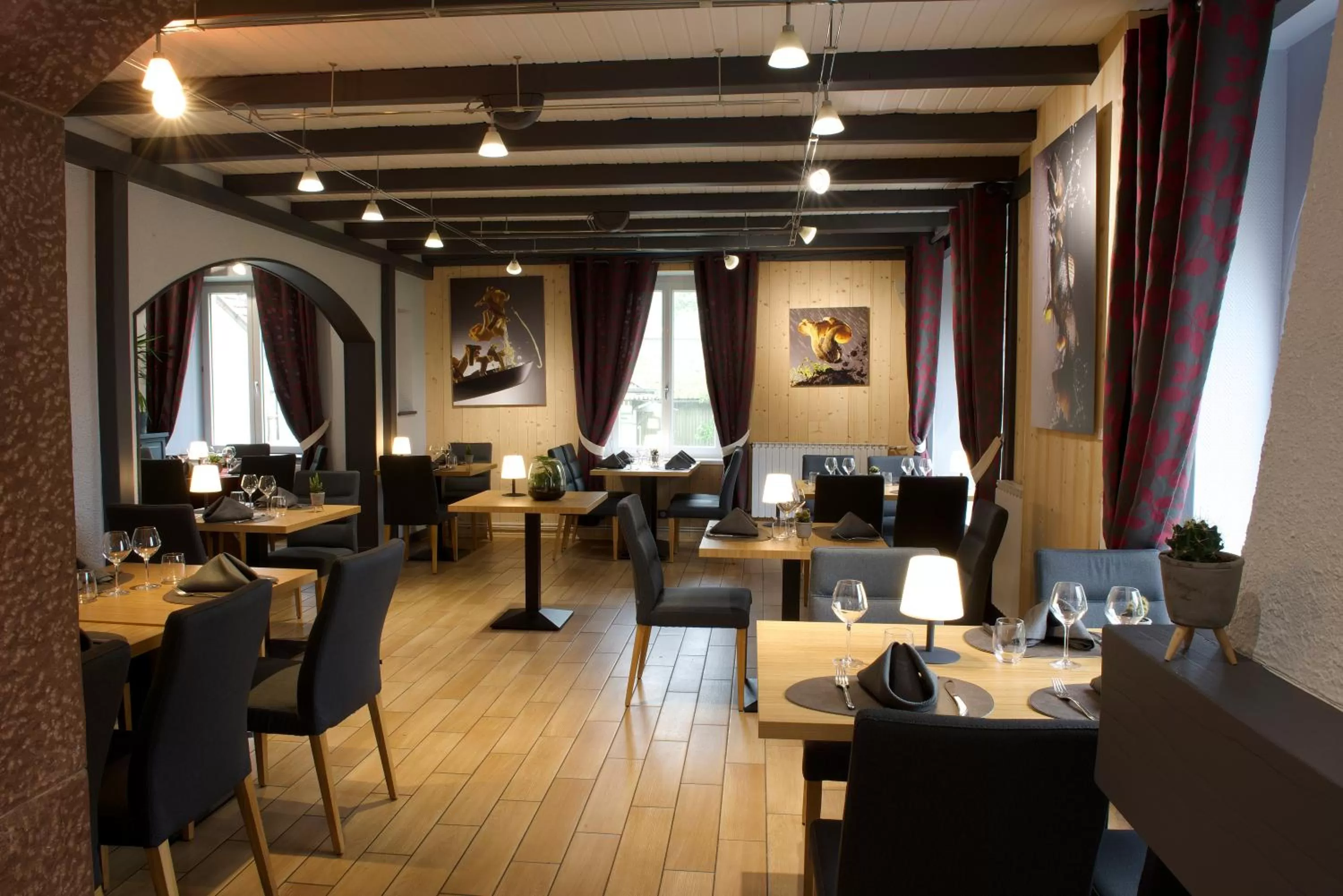 Restaurant/places to eat in Hotel Restaurant Du Haut Du Roc