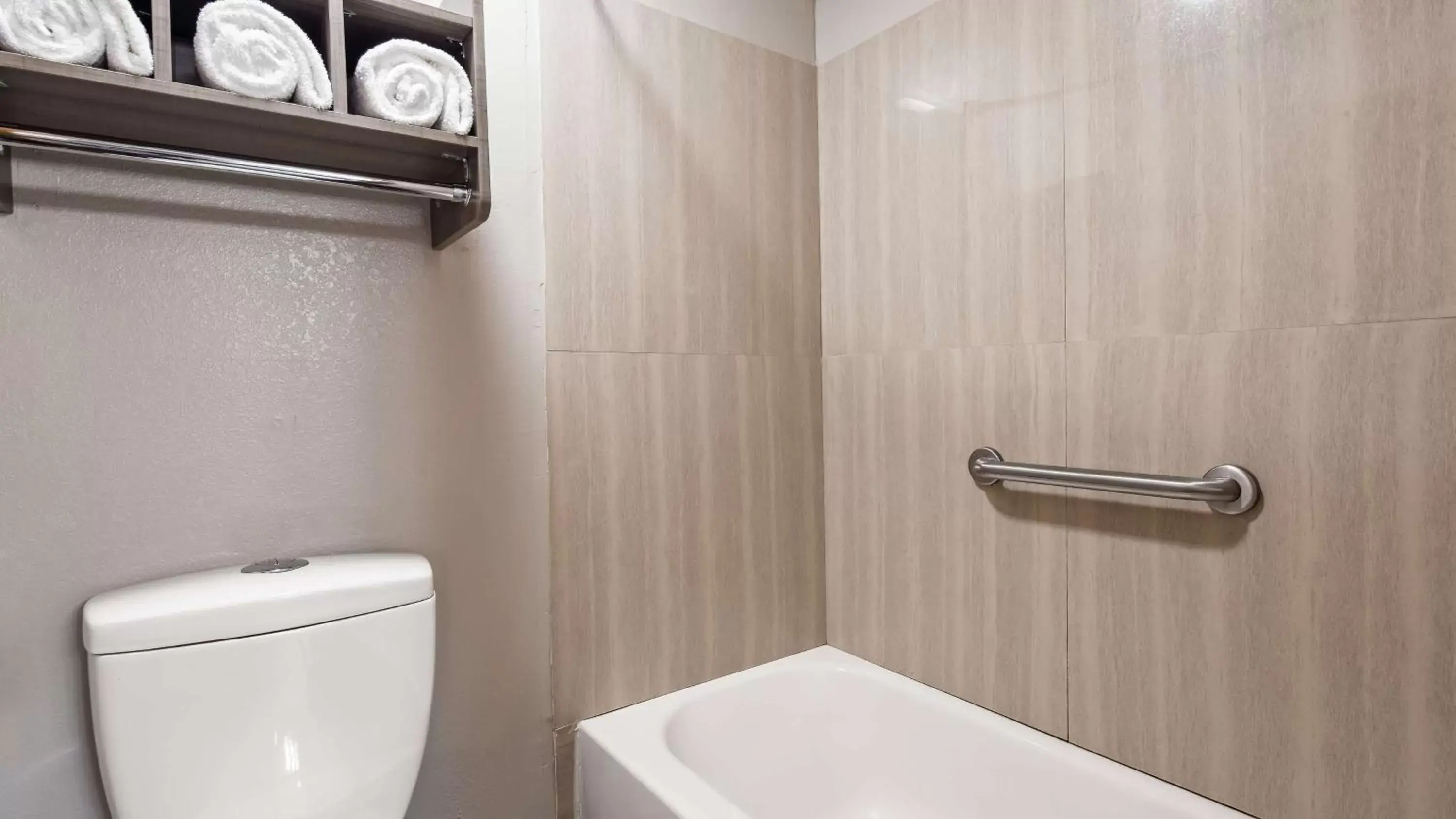 Bathroom in SureStay Plus Hotel by Best Western Kearney