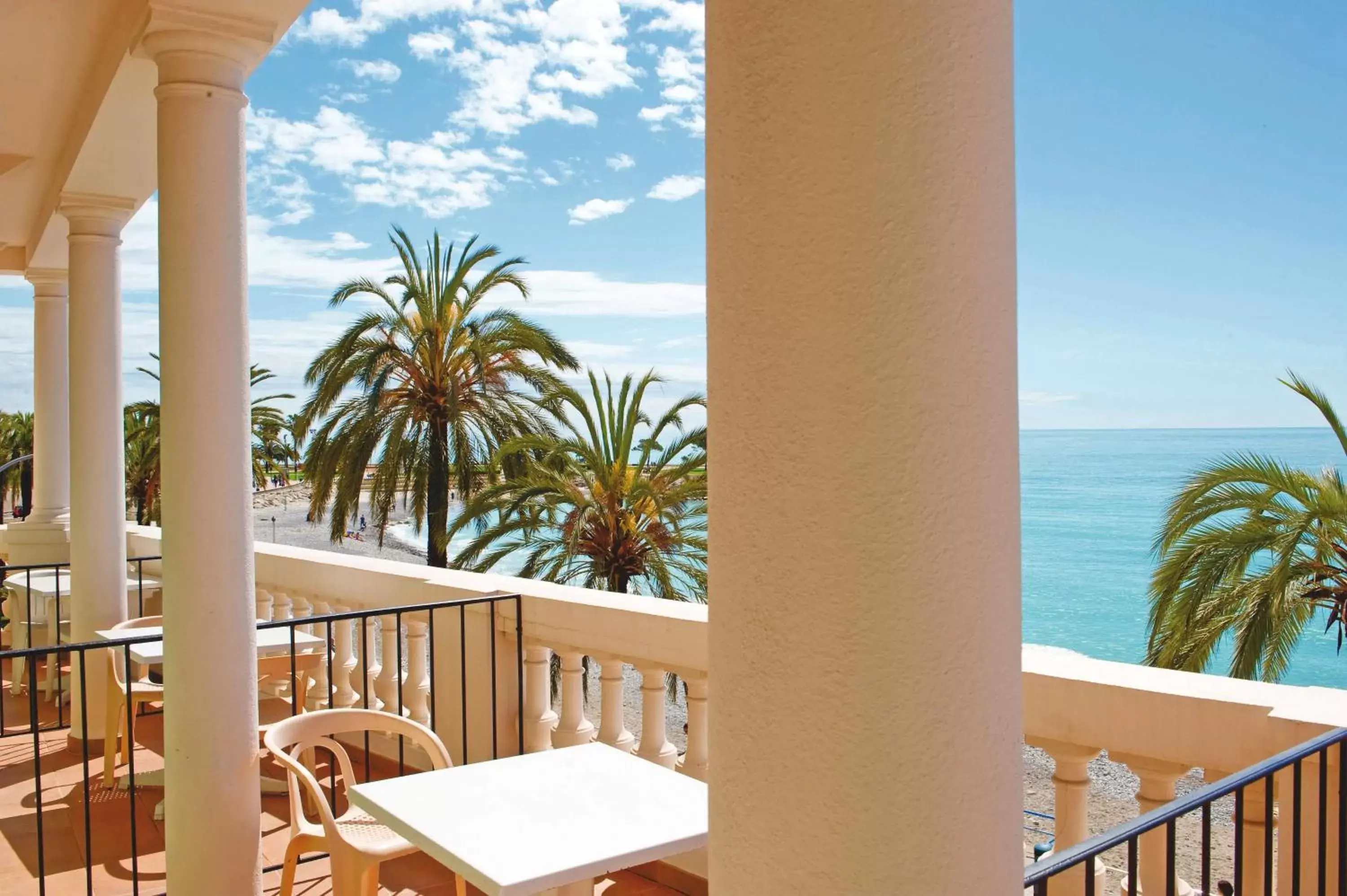 Balcony/Terrace, Sea View in Hôtel Vacances Bleues Balmoral