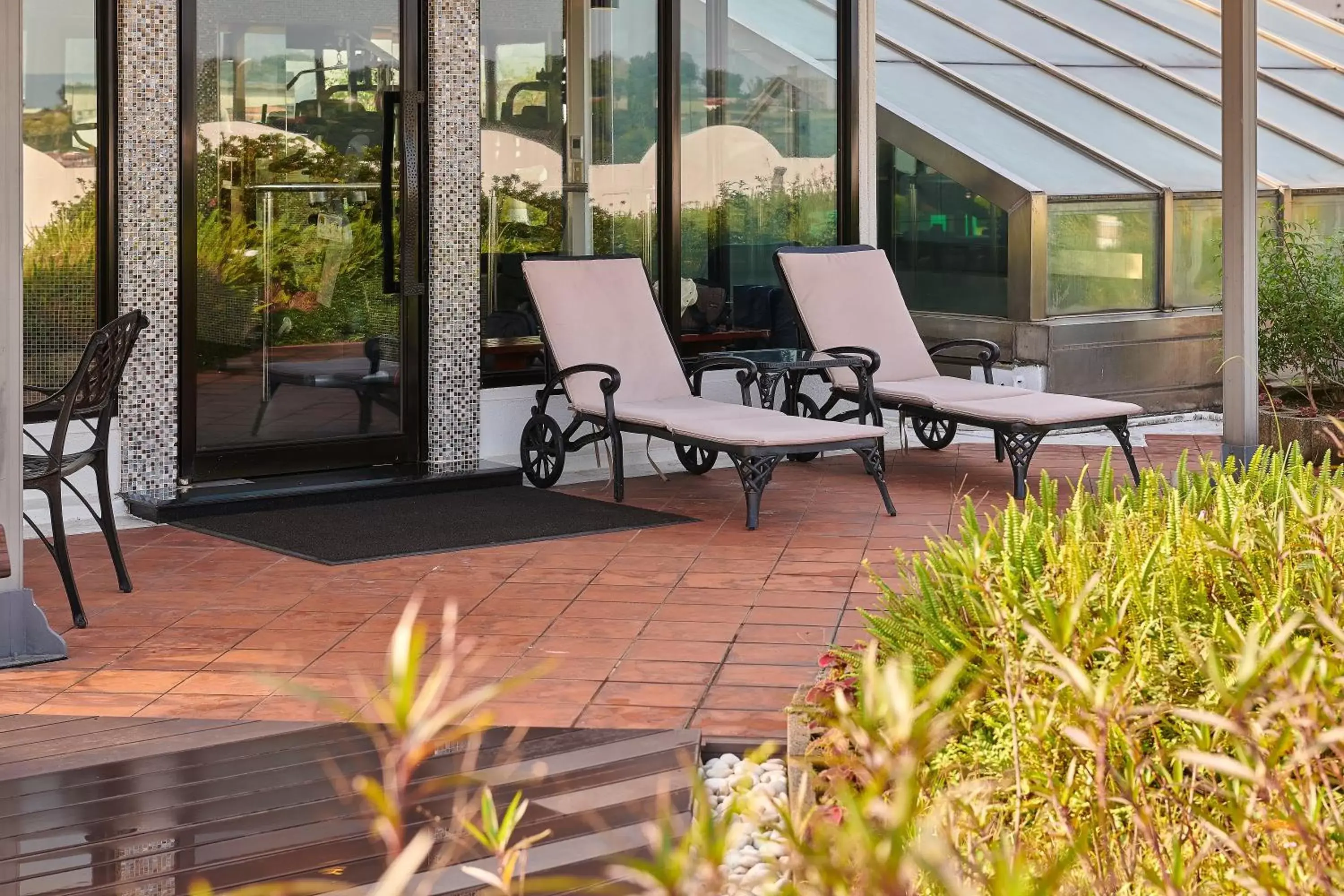 Patio in The Riviera Hotel Taipei