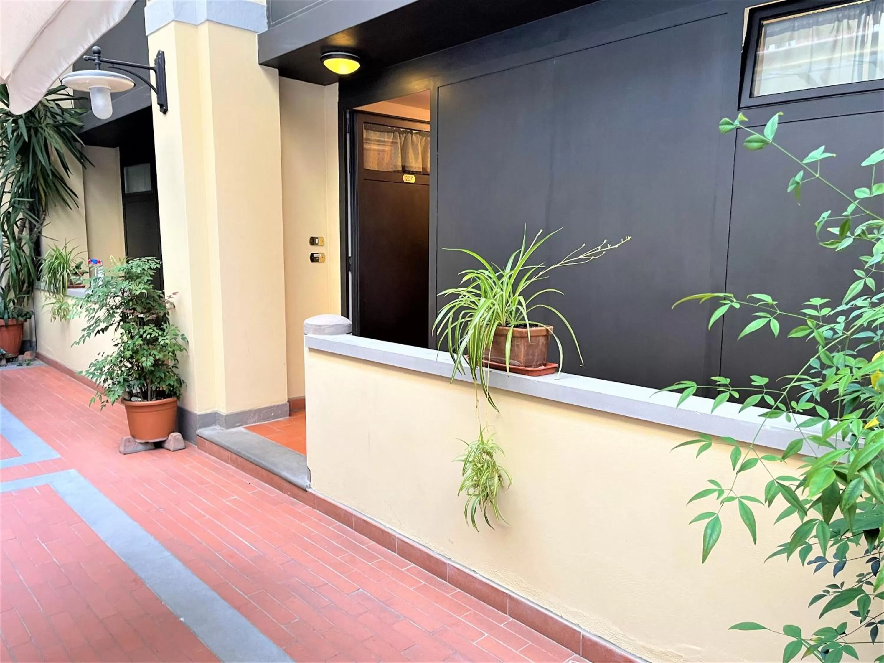 Property building in Hotel Residence La Contessina