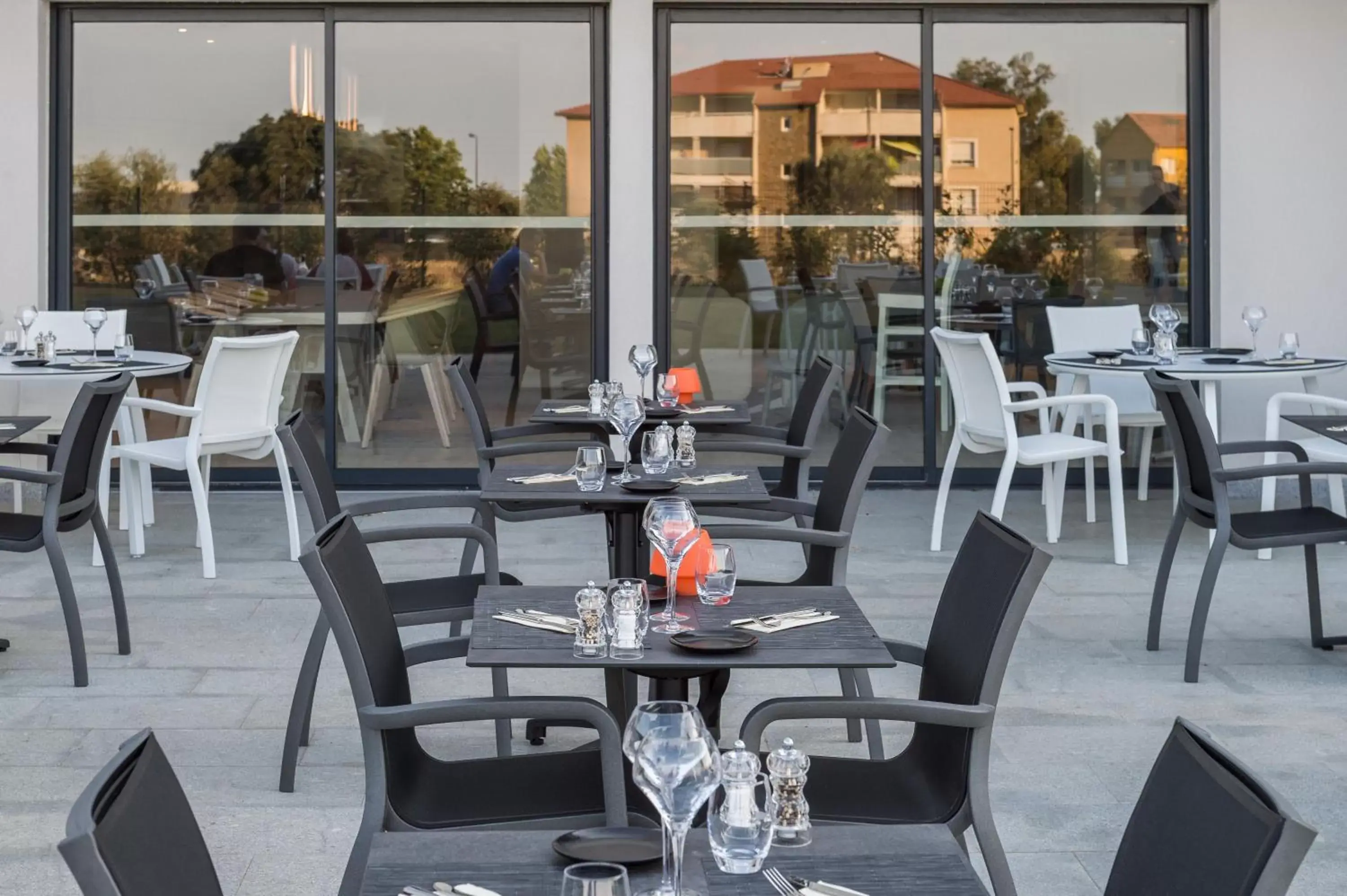 Patio, Restaurant/Places to Eat in Mercure Hotel & Spa Bastia Biguglia