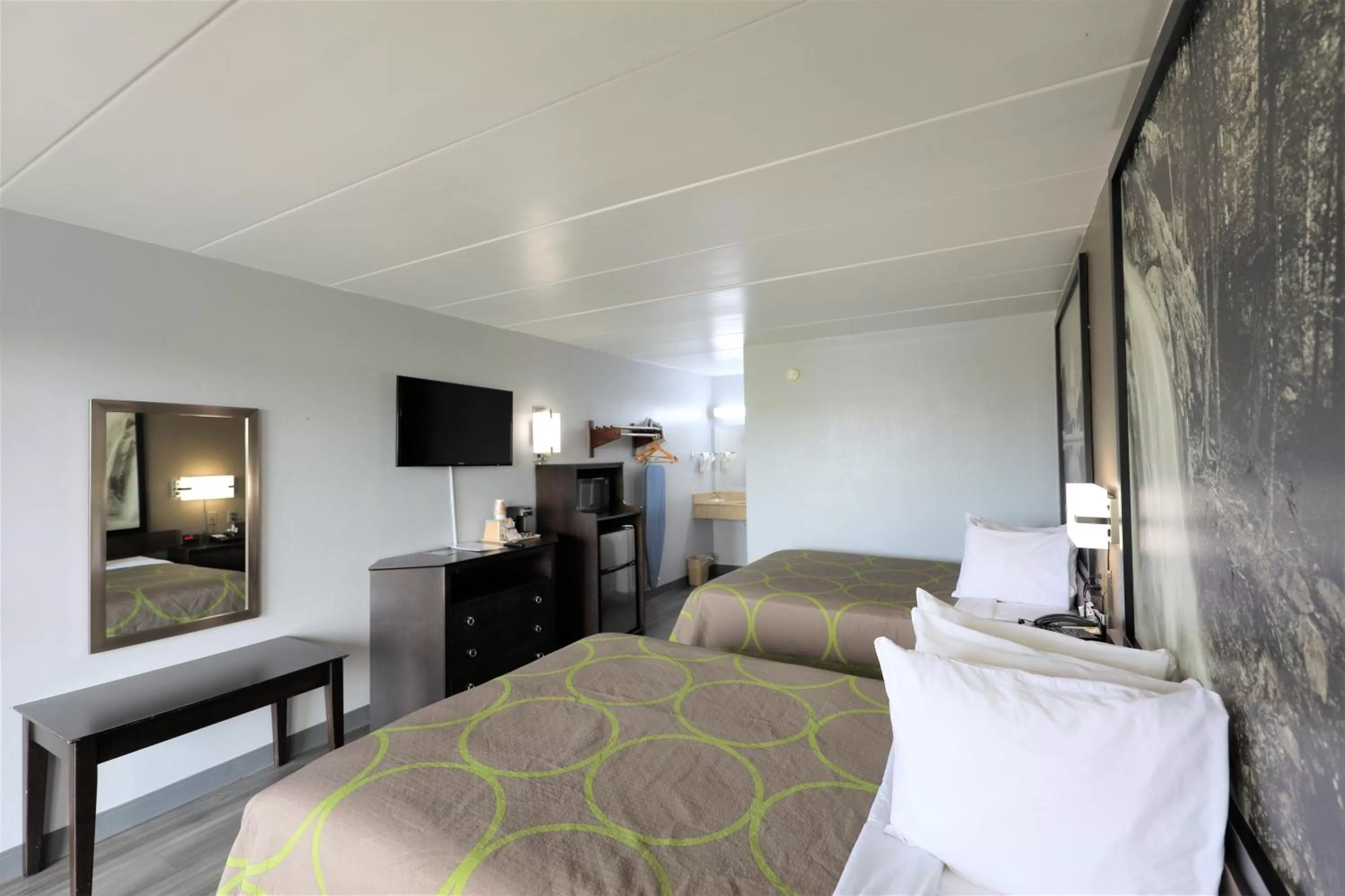 Bed in Super 8 by Wyndham Manassas