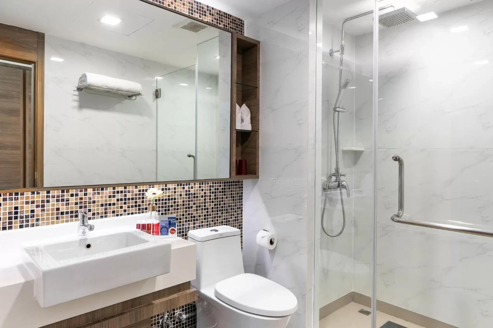 Bathroom in Citrus Sukhumvit 11 by Compass Hospitality