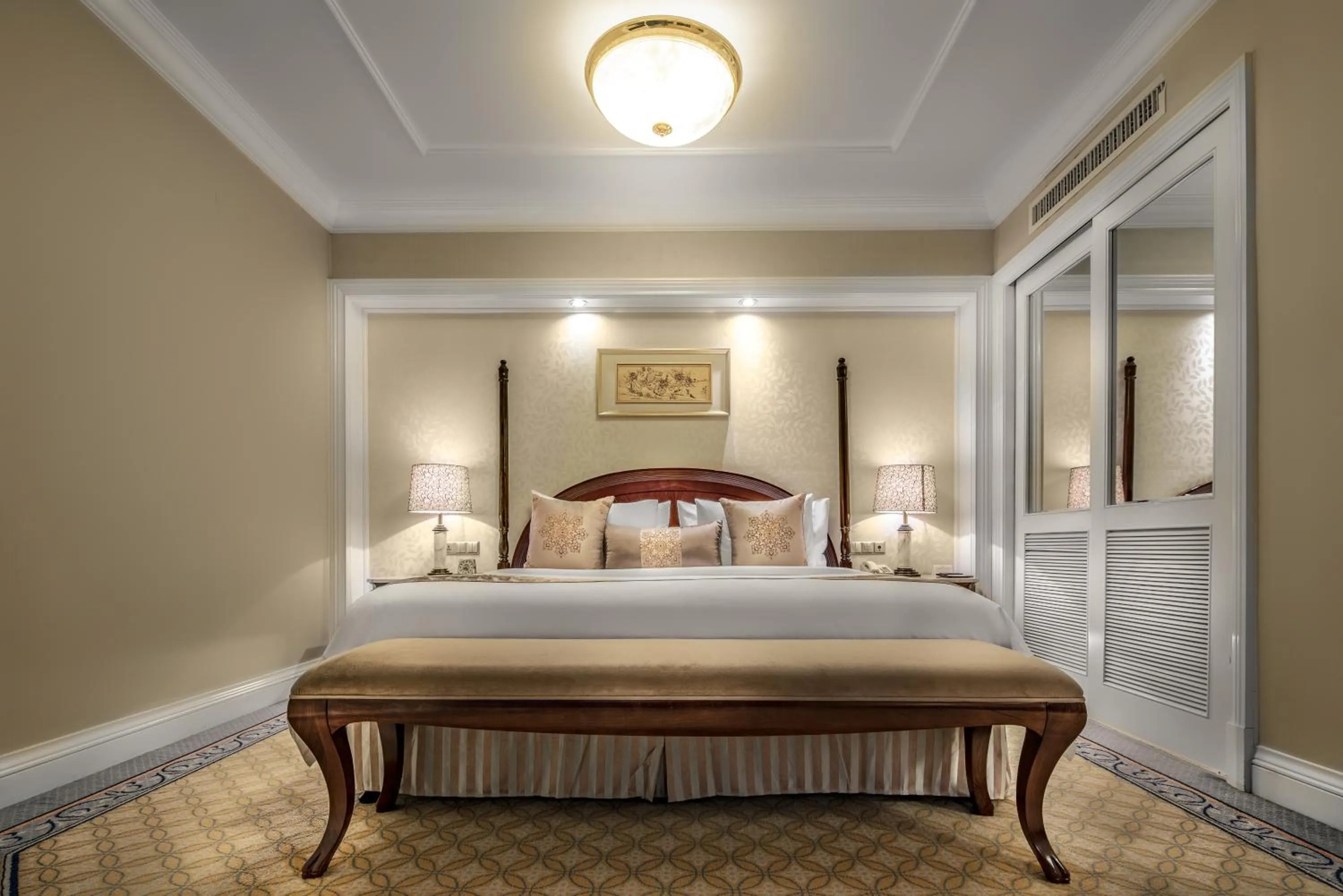 Bed in Green Lake Hotel