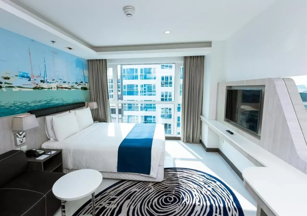 Bedroom in Holiday Inn Express Pattaya Central, an IHG Hotel