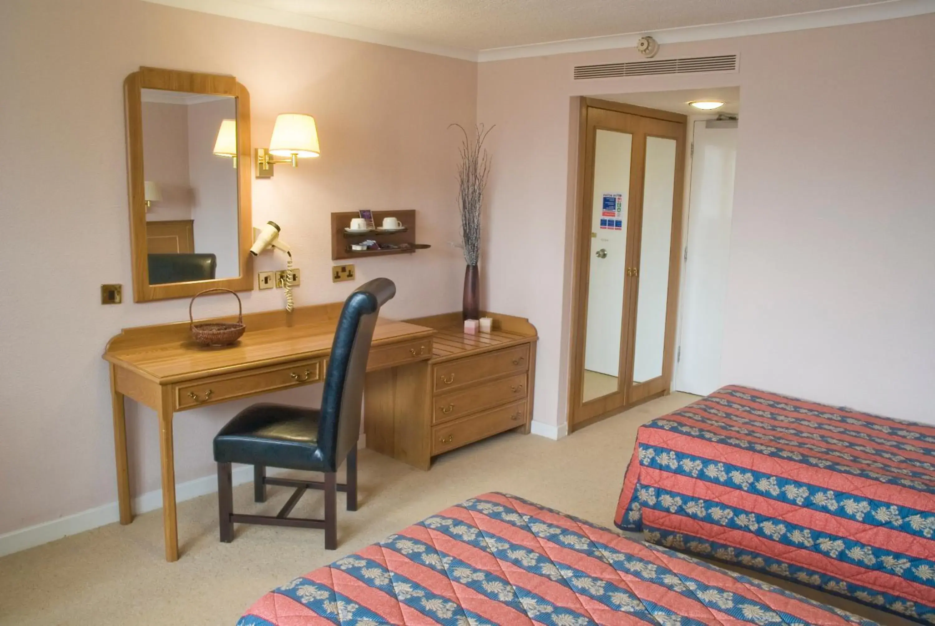 Photo of the whole room, Bed in Britannia Hotel Coventry Photo of the whole room, Bed in Britannia Hotel Coventry