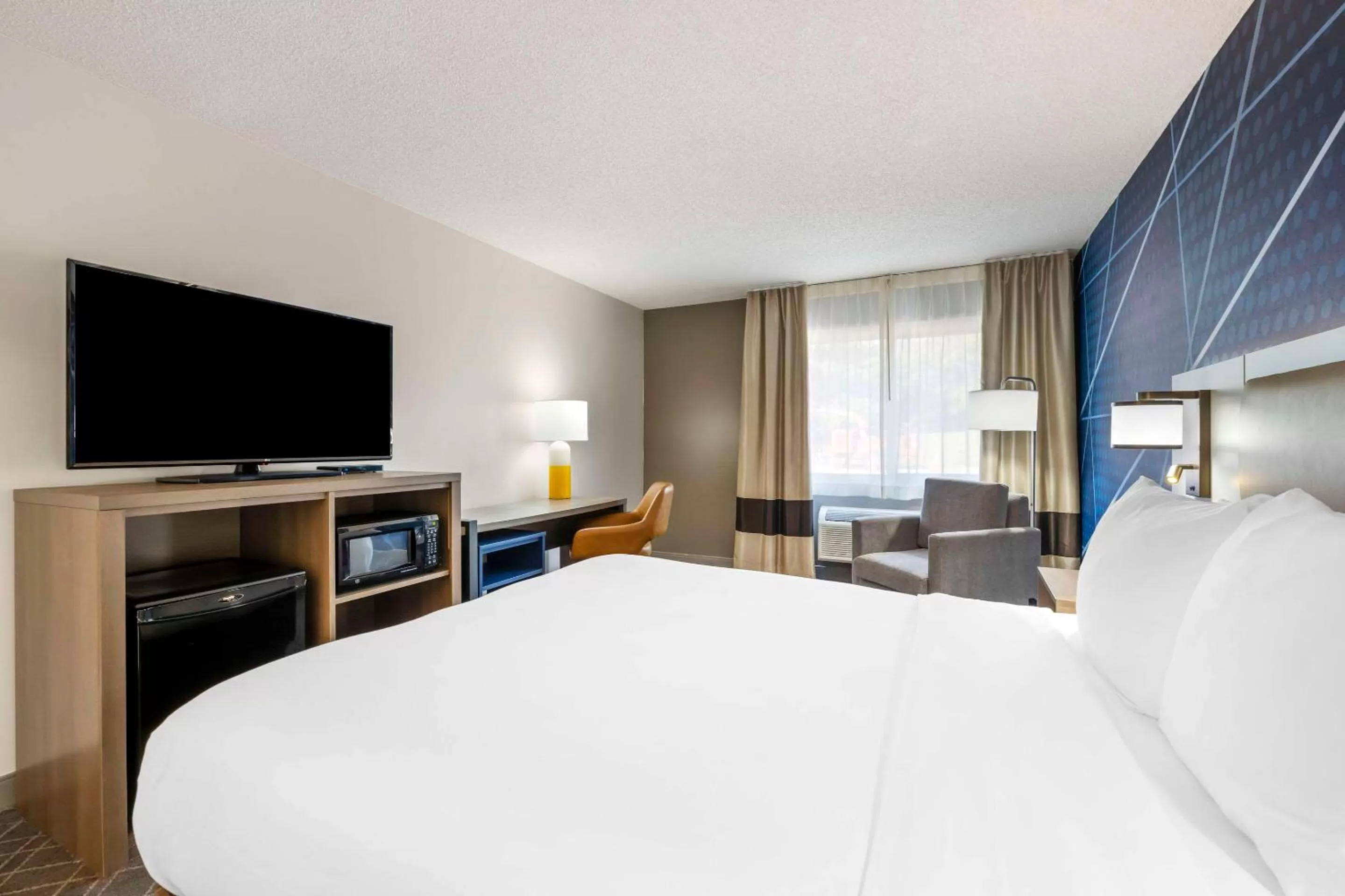 Bedroom, Bed in Comfort Inn Hastings