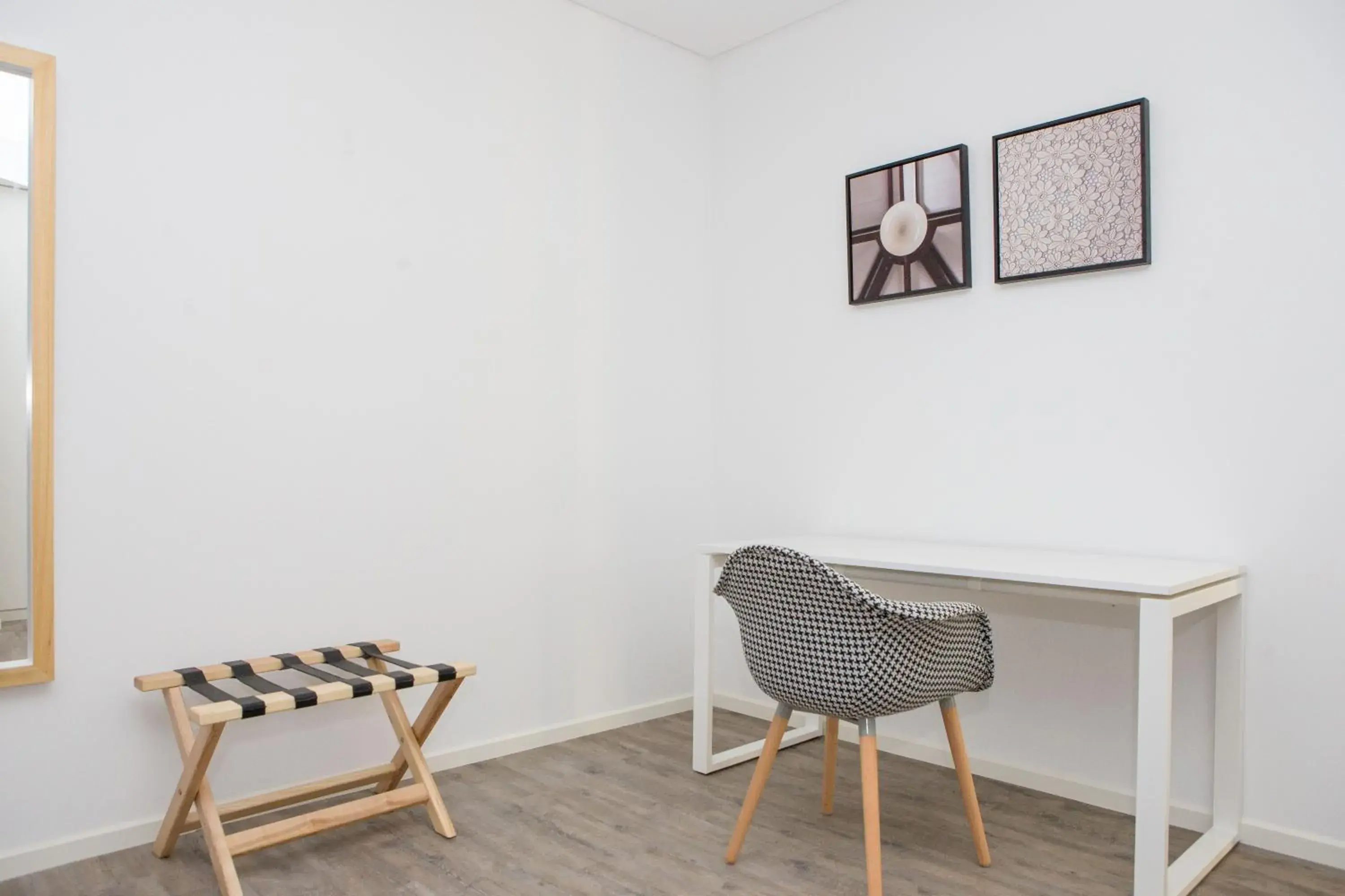 Seating area, Dining Area in The Marketplace Apartments by Storytellers