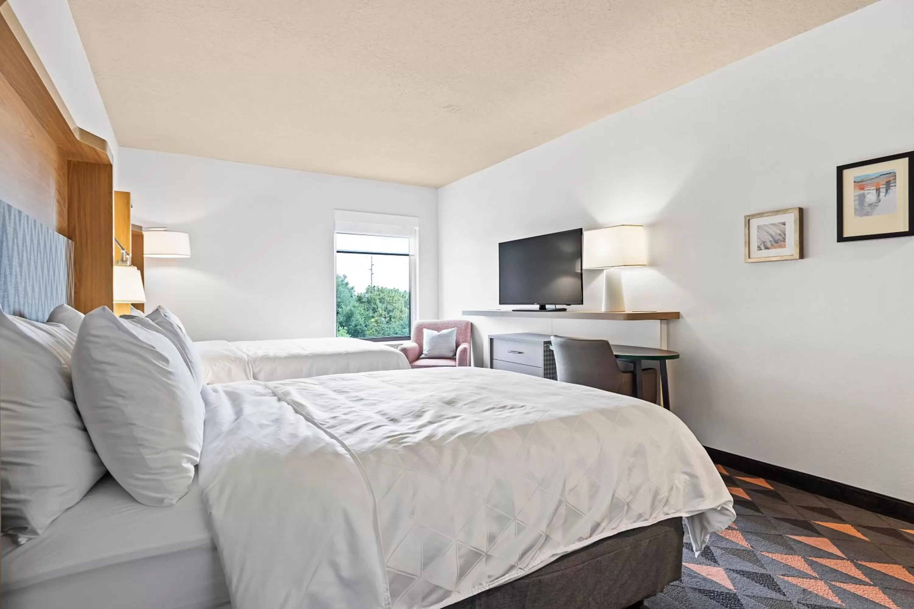 Photo of the whole room, Bed in Holiday Inn - St. Petersburg West by IHG