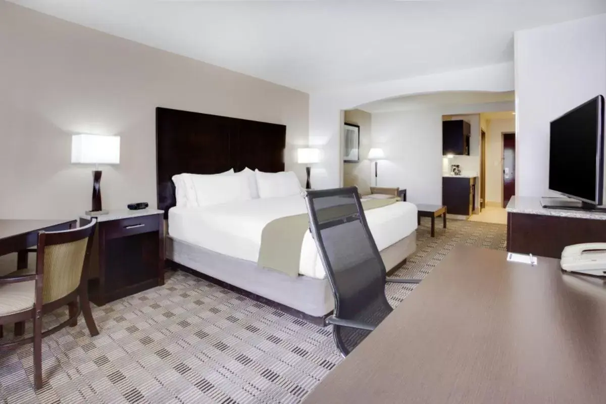 Bed in Holiday Inn Express Hotel & Suites Mebane, an IHG Hotel