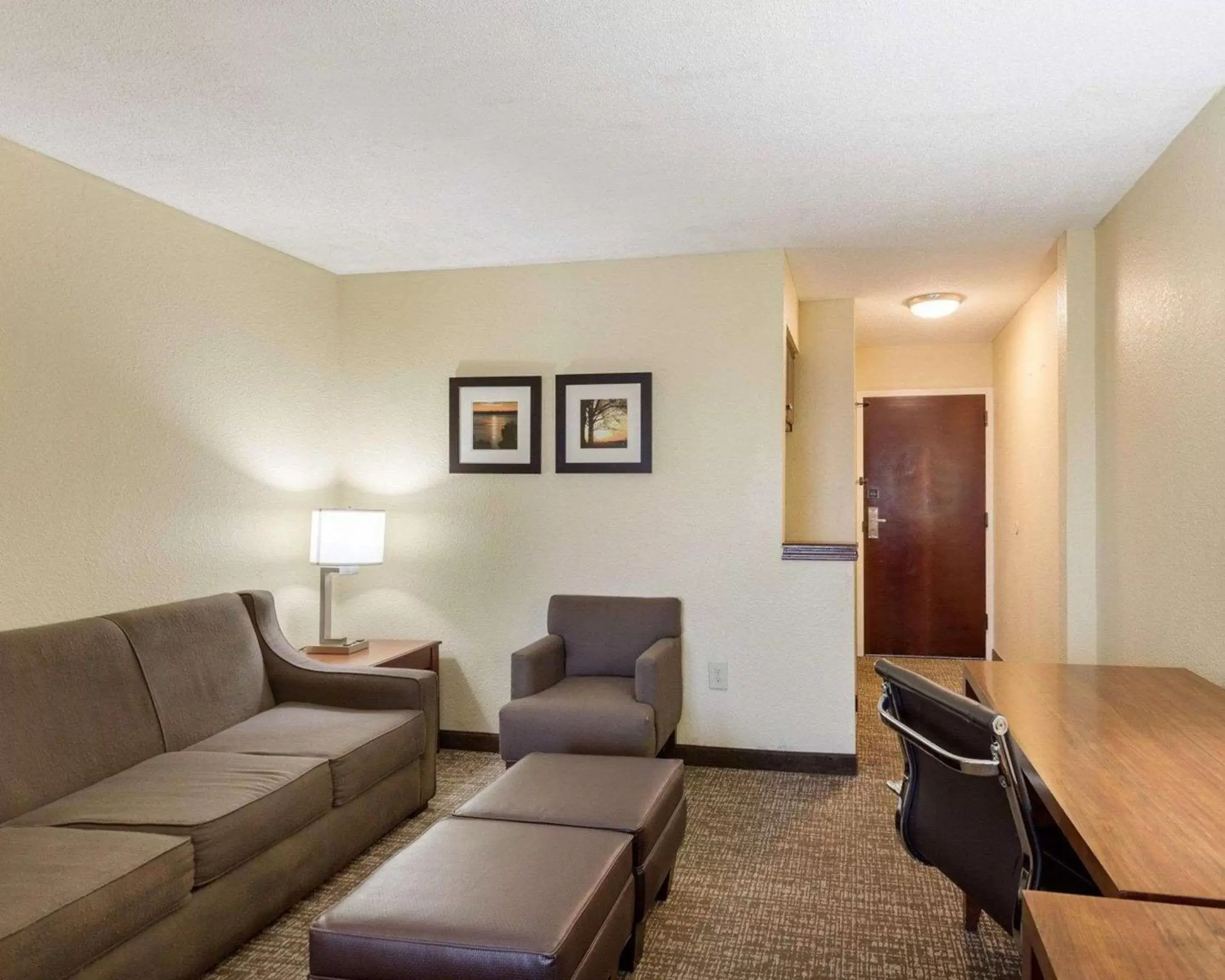 Bedroom, Seating Area in Quality Inn Olive Branch