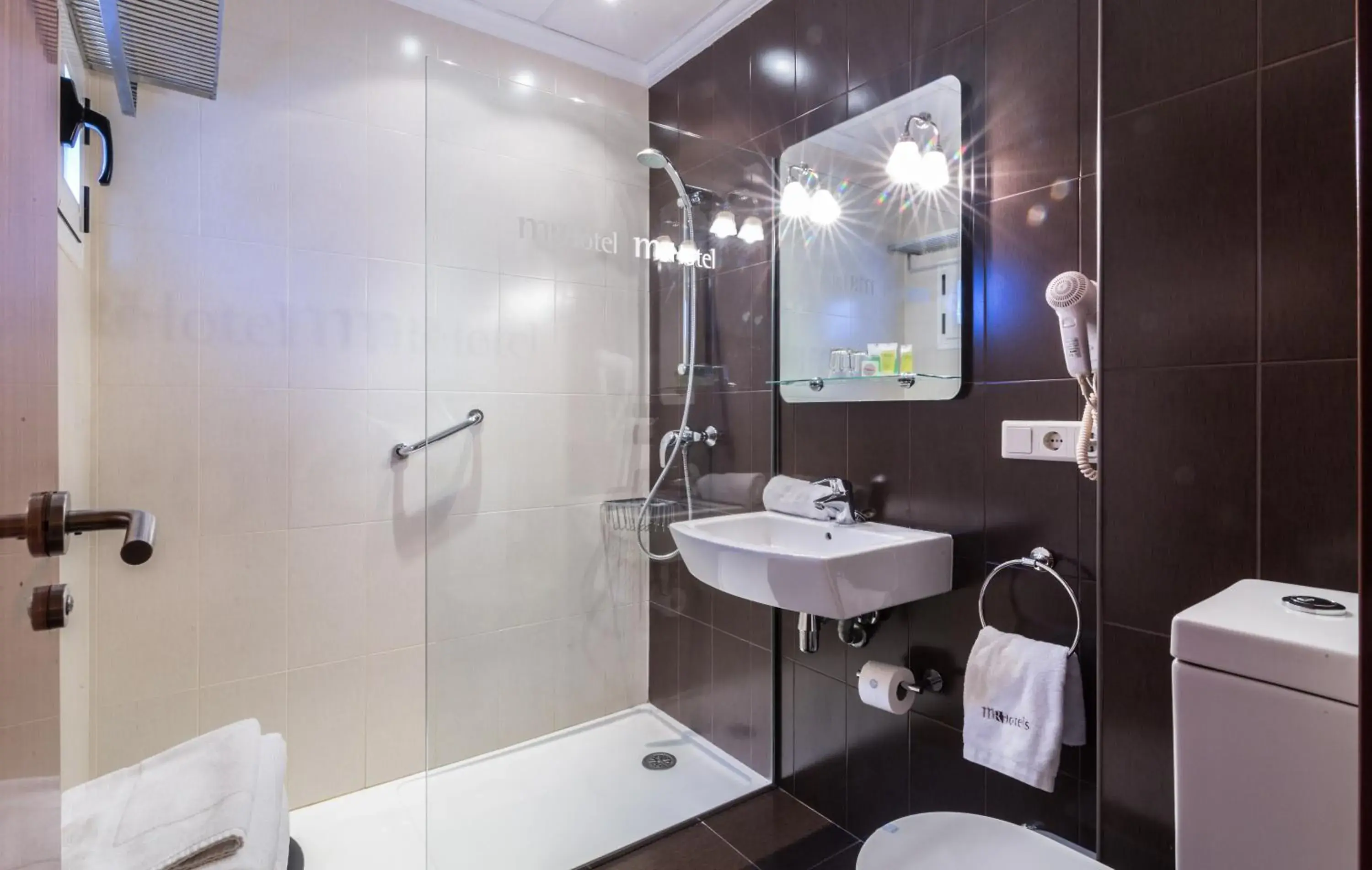 Bathroom in Hotel MR Costa Blanca
