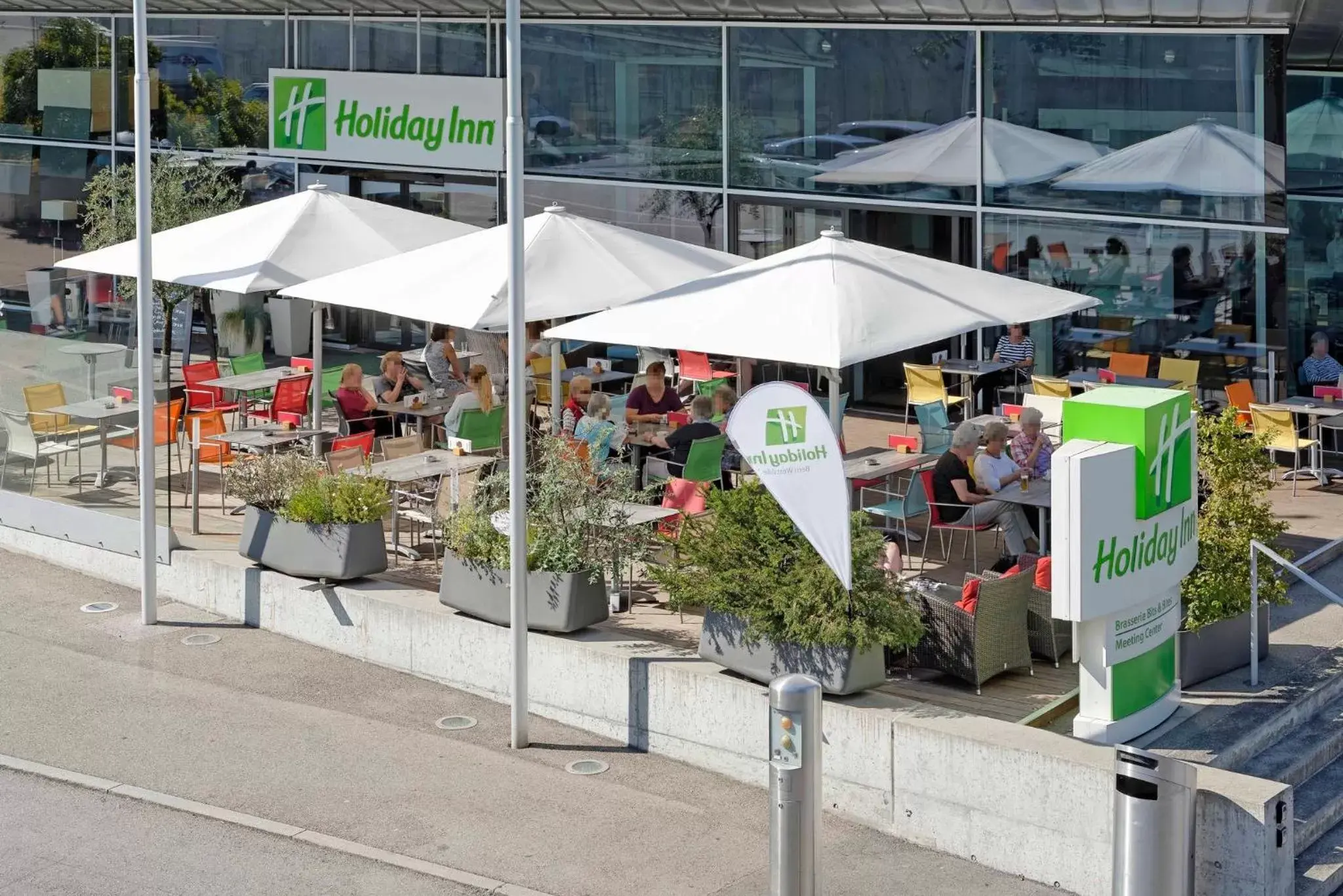 Lobby or reception in Holiday Inn Bern Westside, an IHG Hotel