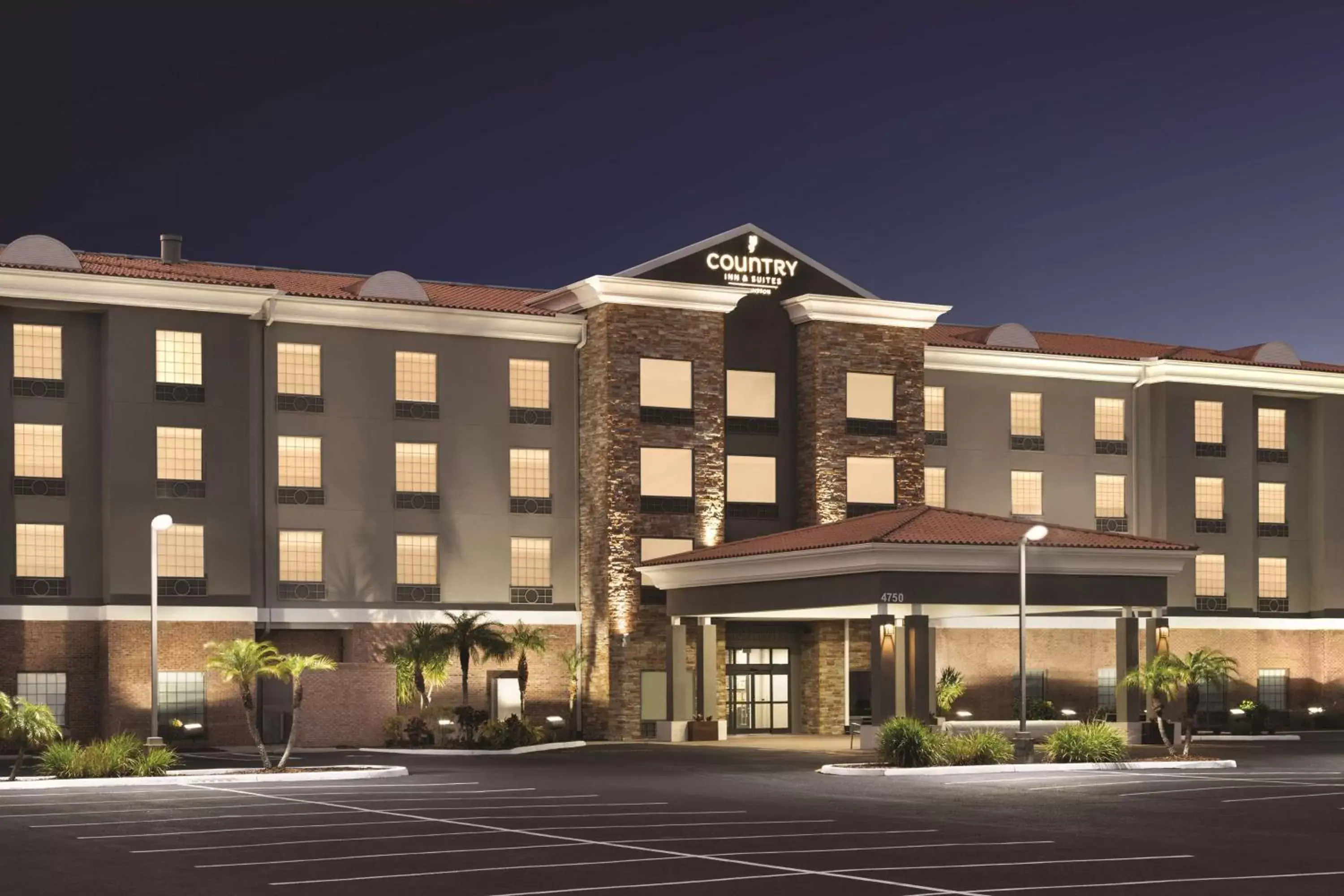 Property Building in Country Inn & Suites by Radisson, Tampa RJ Stadium