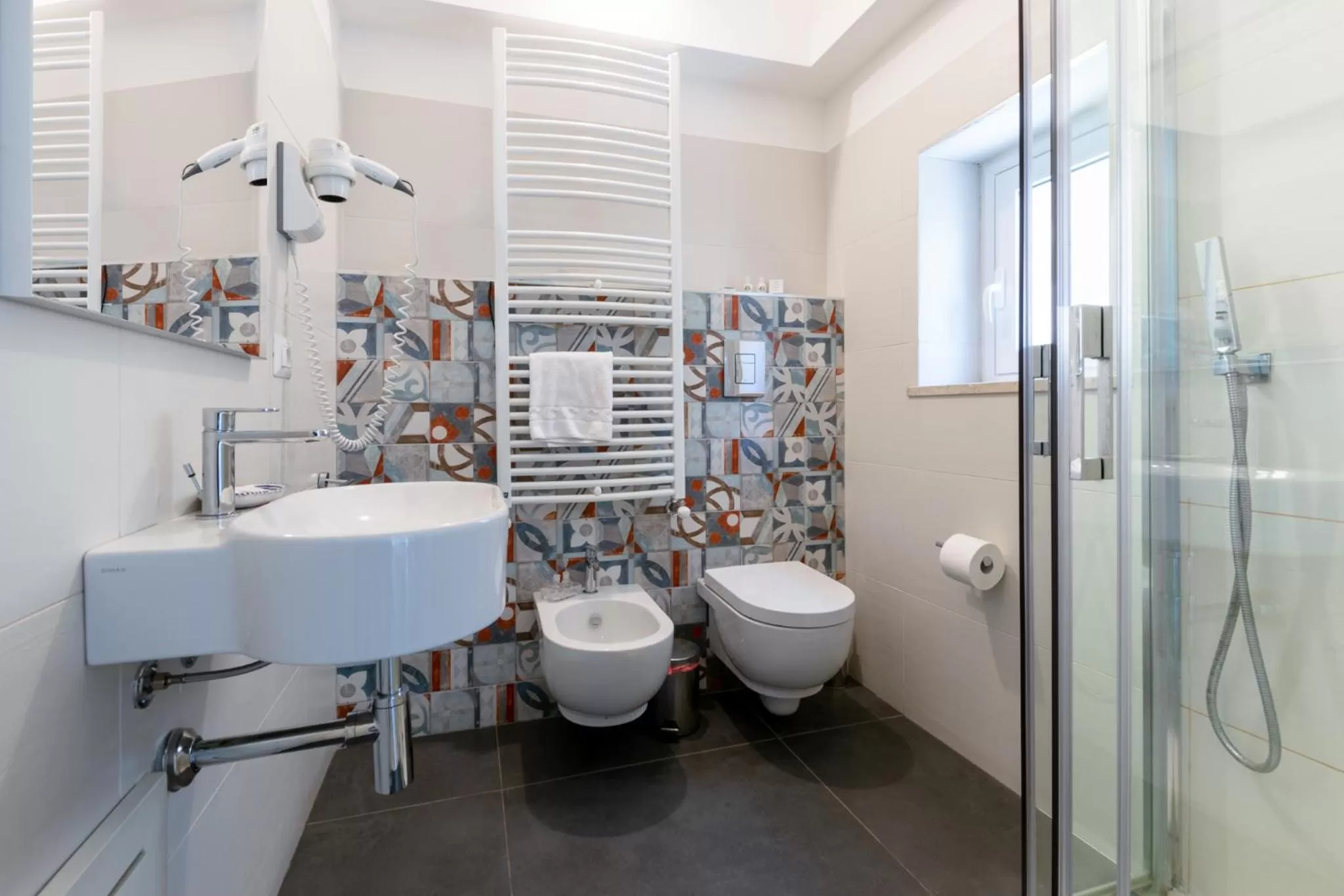 Shower in Belmonte102 Esclusive Suites