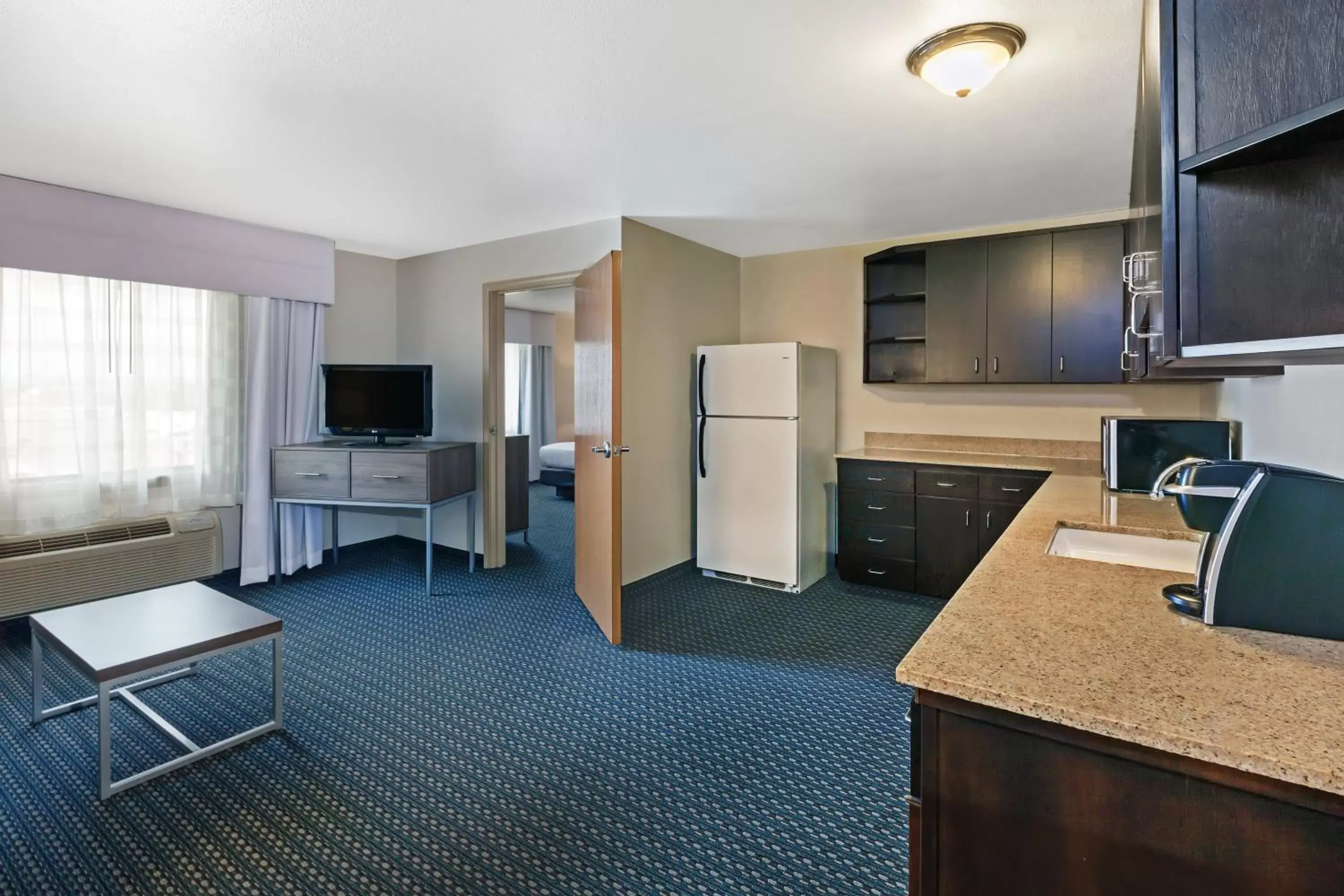 Photo of the whole room, Kitchen/Kitchenette in Holiday Inn Express & Suites - Pharr, an IHG Hotel