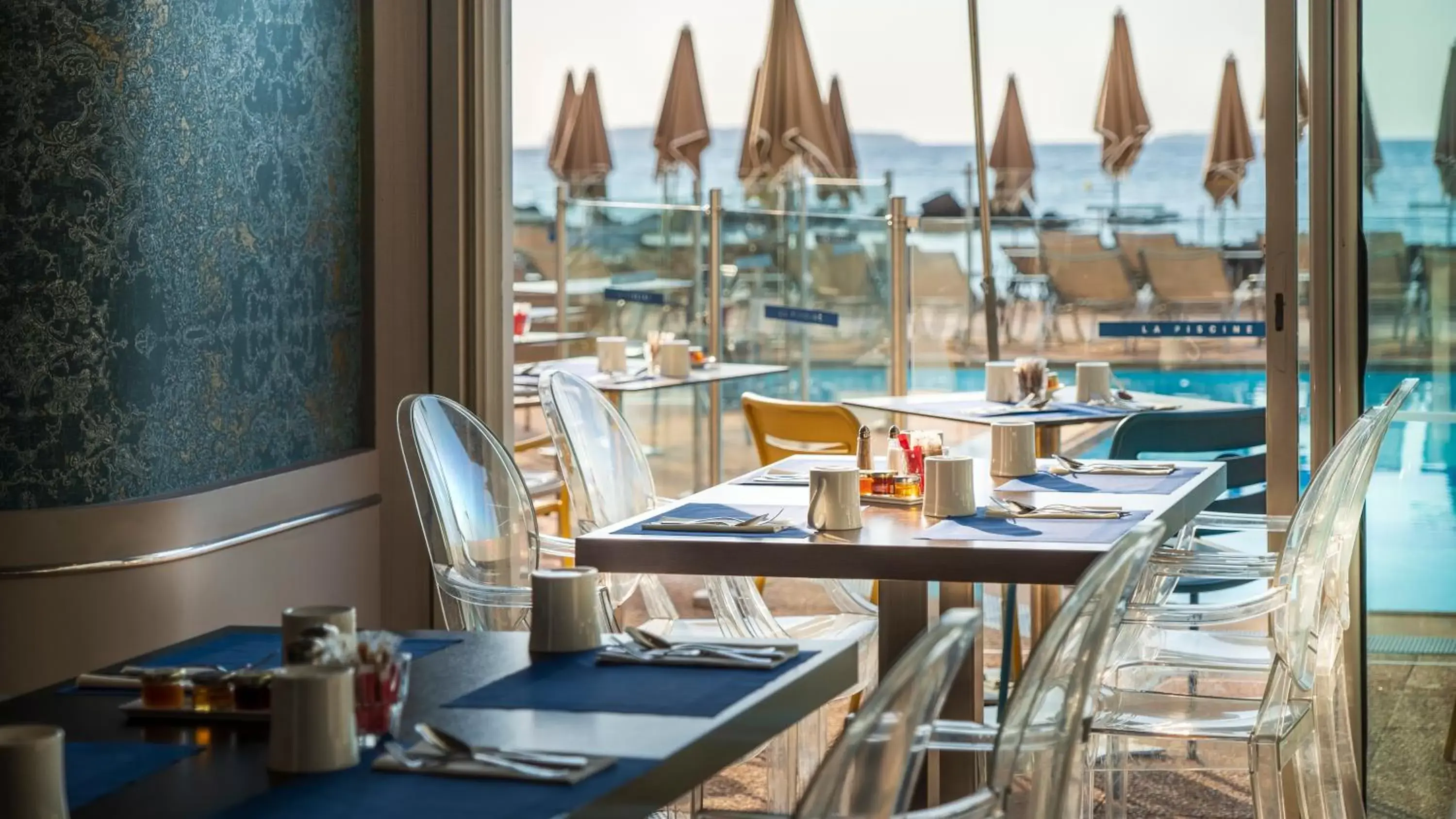 Day, Restaurant/Places to Eat in Pullman Cannes Mandelieu Royal Casino