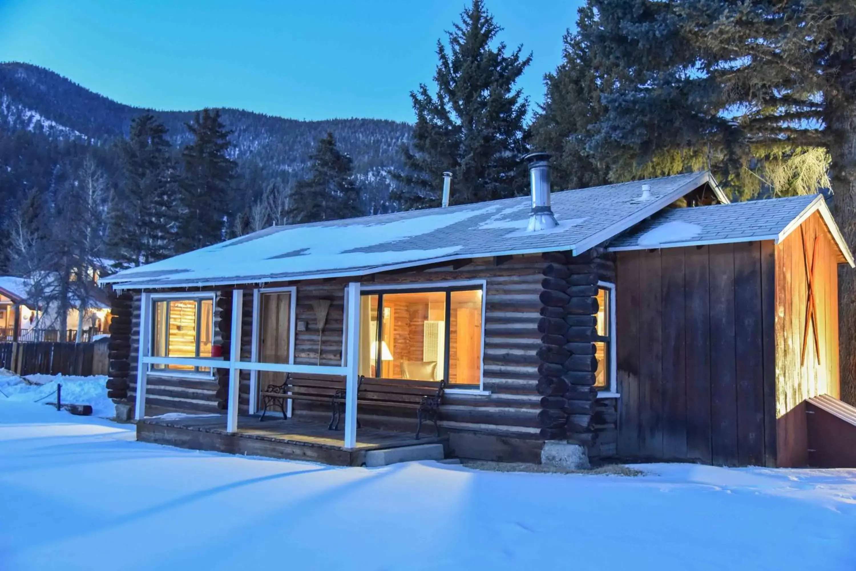 Property building, Winter in Alpine Lodge Red River