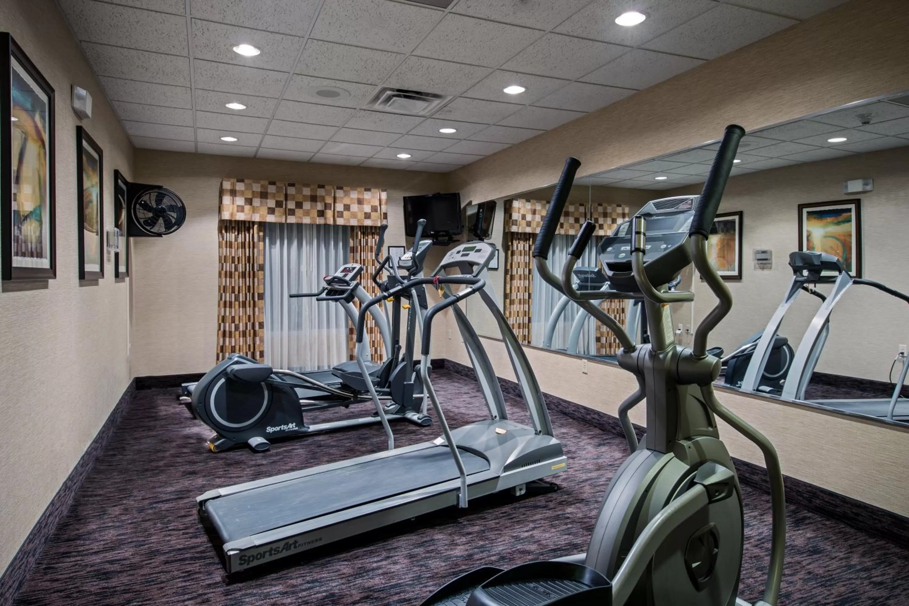 Fitness centre/facilities in Holiday Inn Express Hotel & Suites Youngstown North-Warren/Niles by IHG
