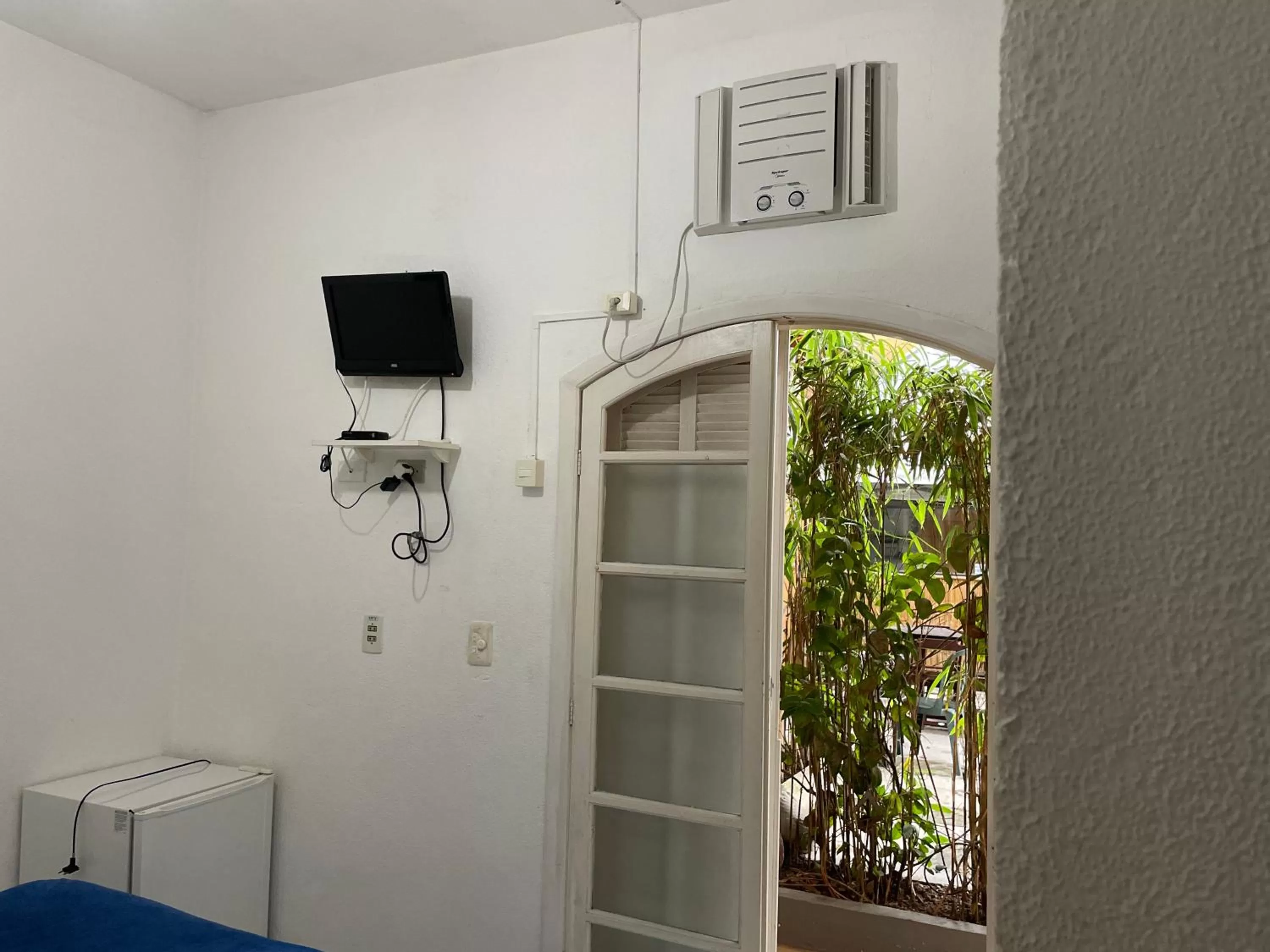 TV and multimedia in Pousada Praia do Tombo