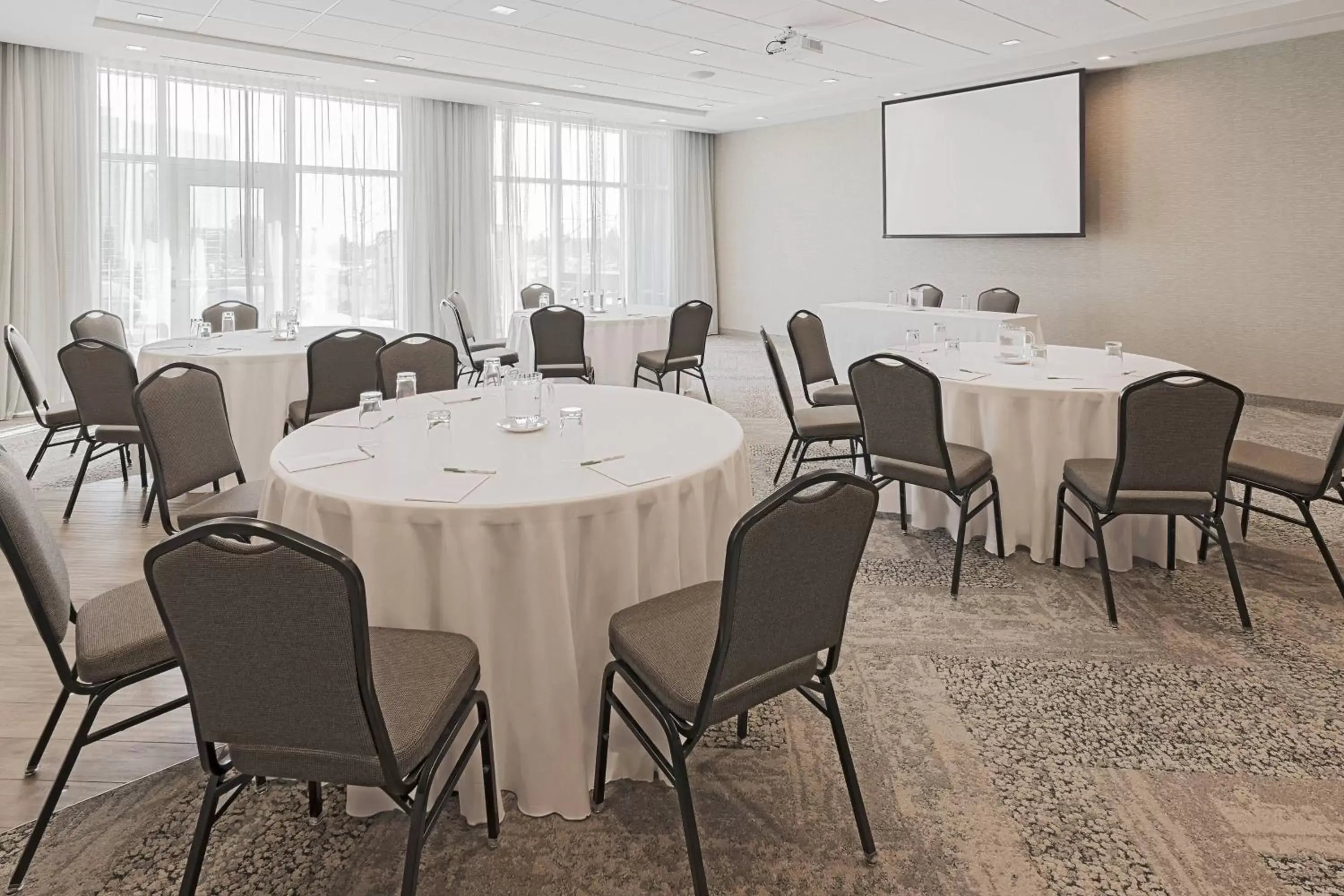 Meeting/conference room in Courtyard by Marriott Burlington-Oakville