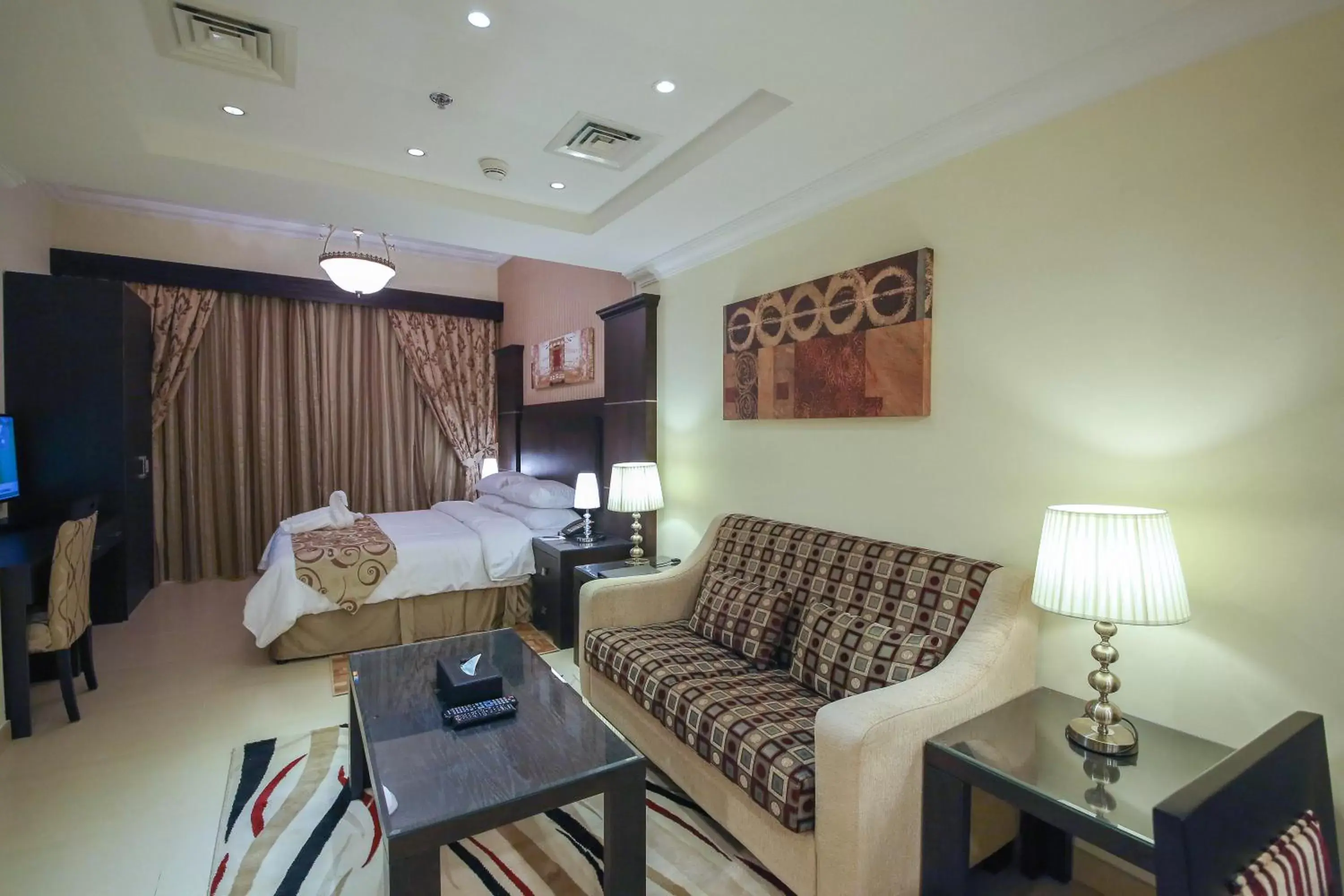 Bedroom, Lounge/Bar in Ivory Grand Hotel Apartments