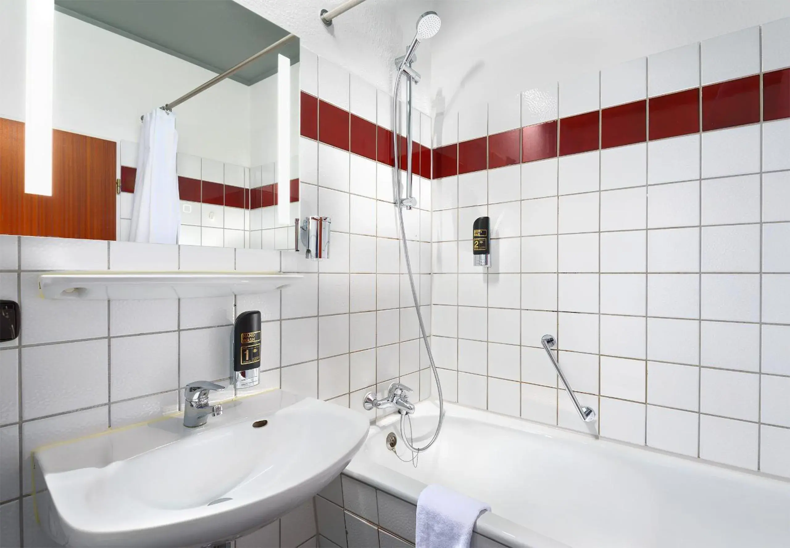 Bath, Bathroom in Trip Inn Hotel Krefeld