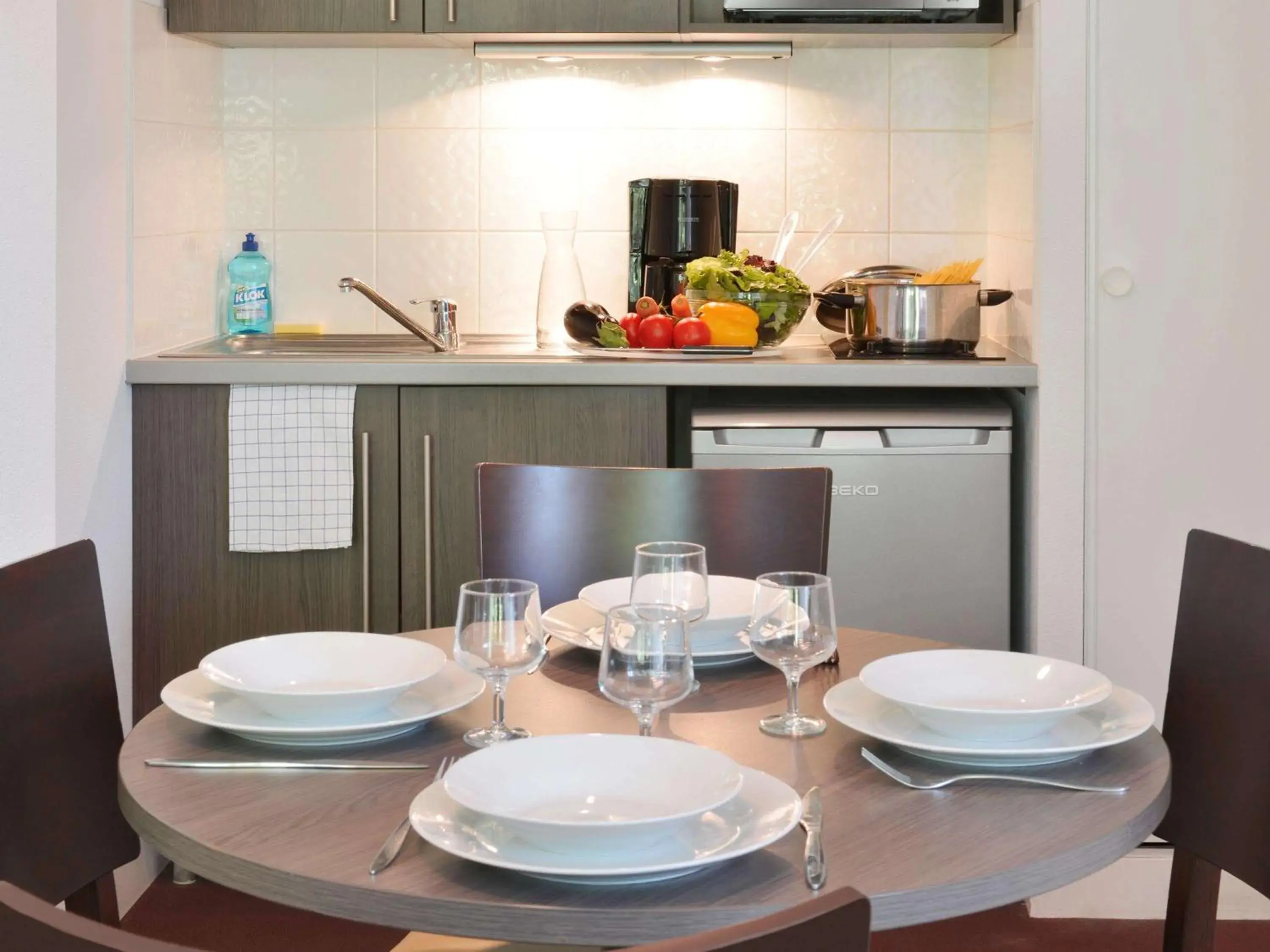 Photo of the whole room in Aparthotel Adagio Access Toulouse St Cyprien Photo of the whole room in Aparthotel Adagio Access Toulouse St Cyprien