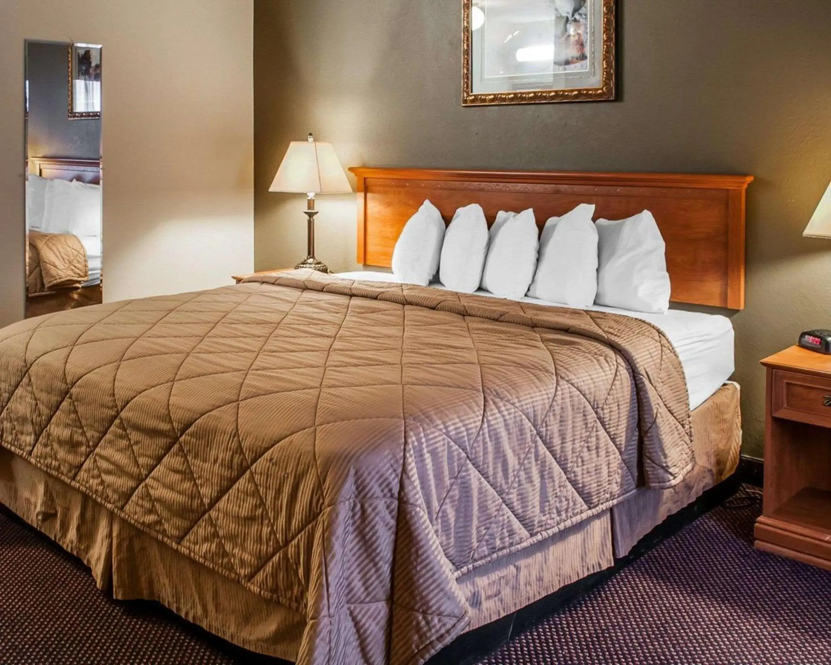 Photo of the whole room, Bed in Rodeway Inn of Espanola