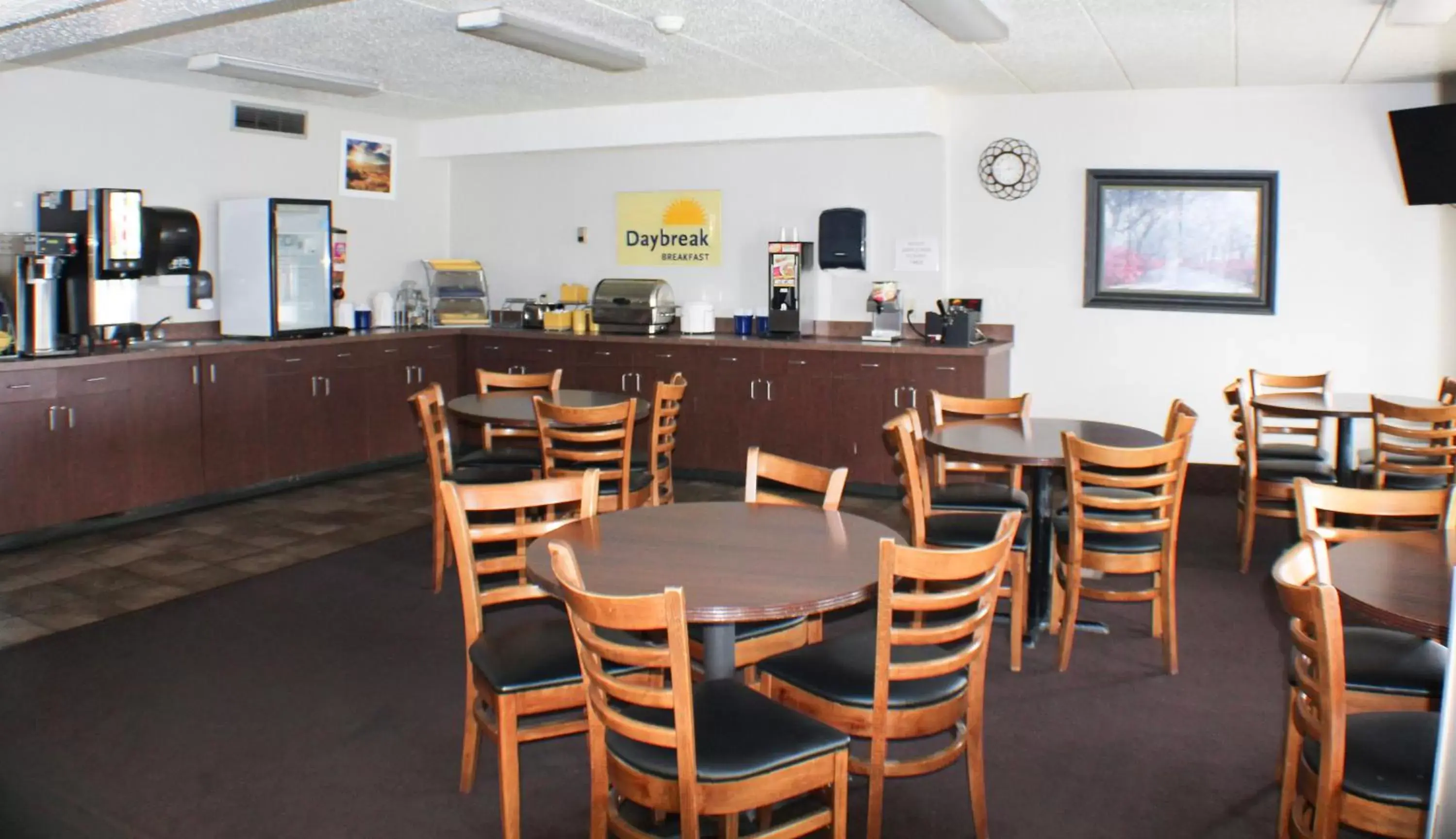 Breakfast, Restaurant/Places to Eat in Days Inn by Wyndham Sioux Falls