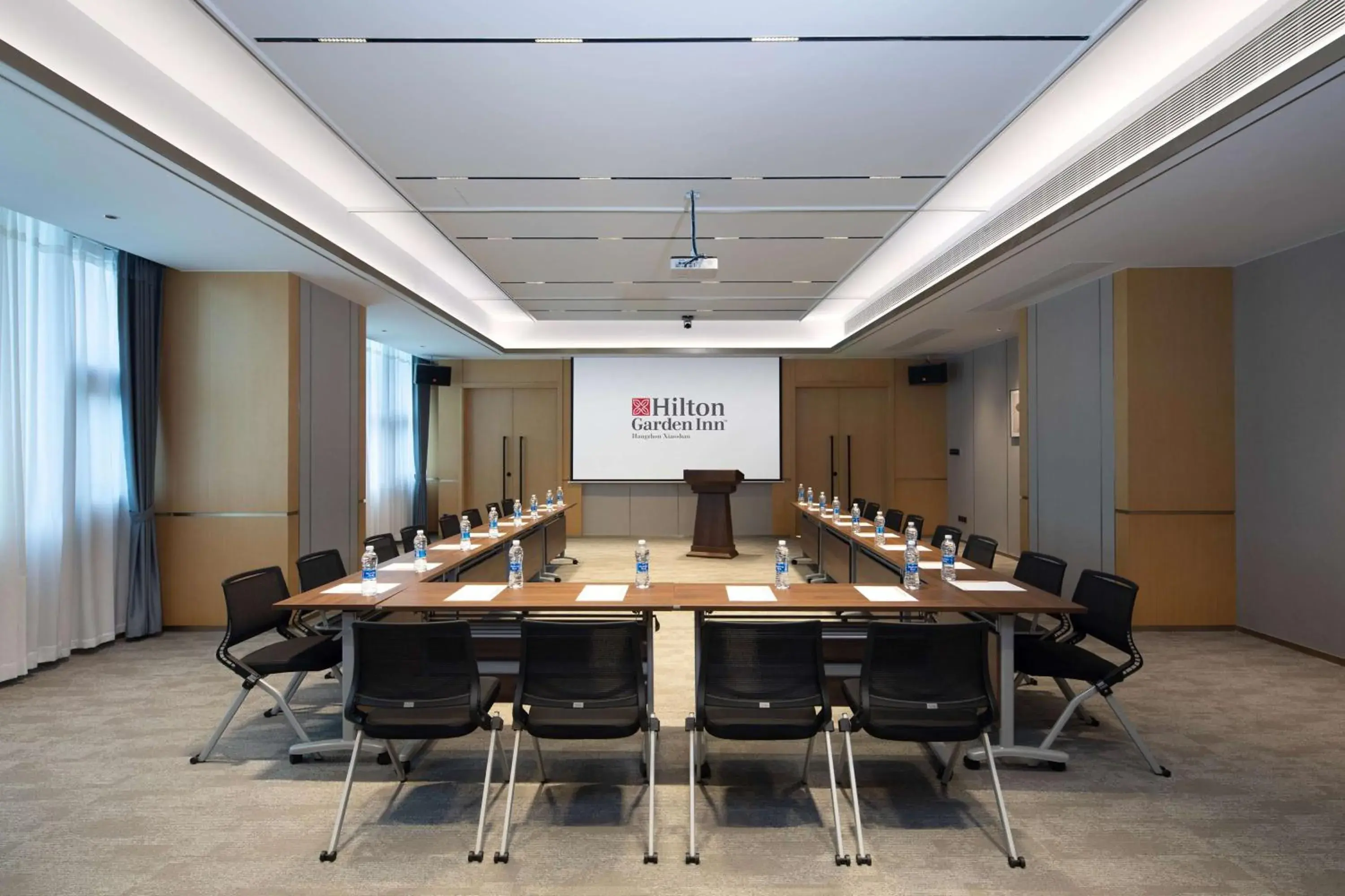 Meeting/conference room in Hilton Garden Inn Hangzhou Xiaoshan