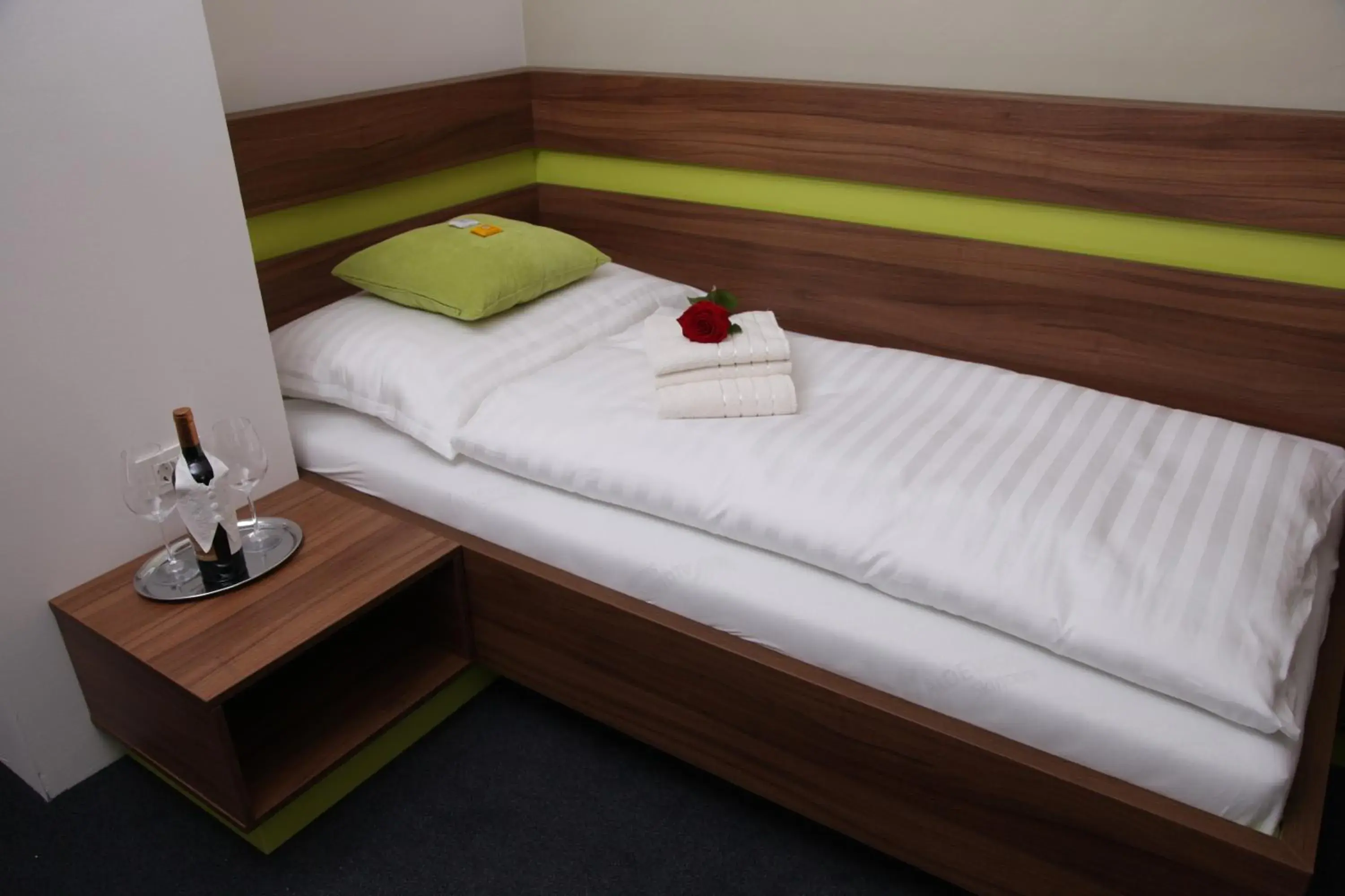 Bed in Primus Hotel & Apartments