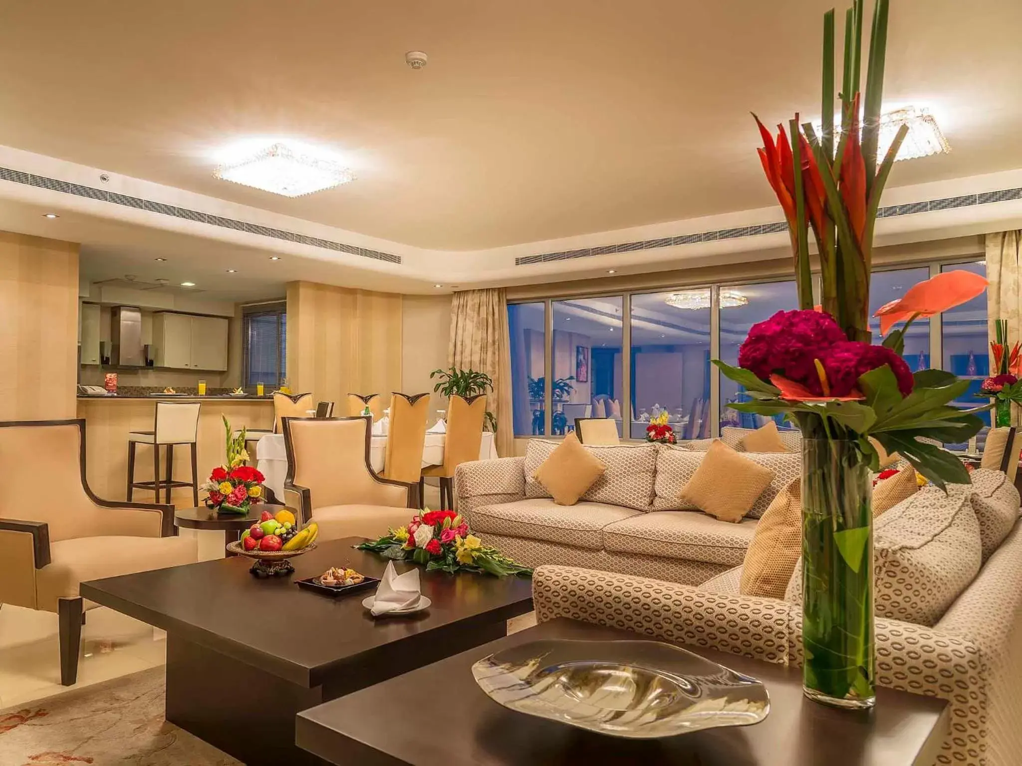 Kitchen or kitchenette, Seating Area in The K Hotel