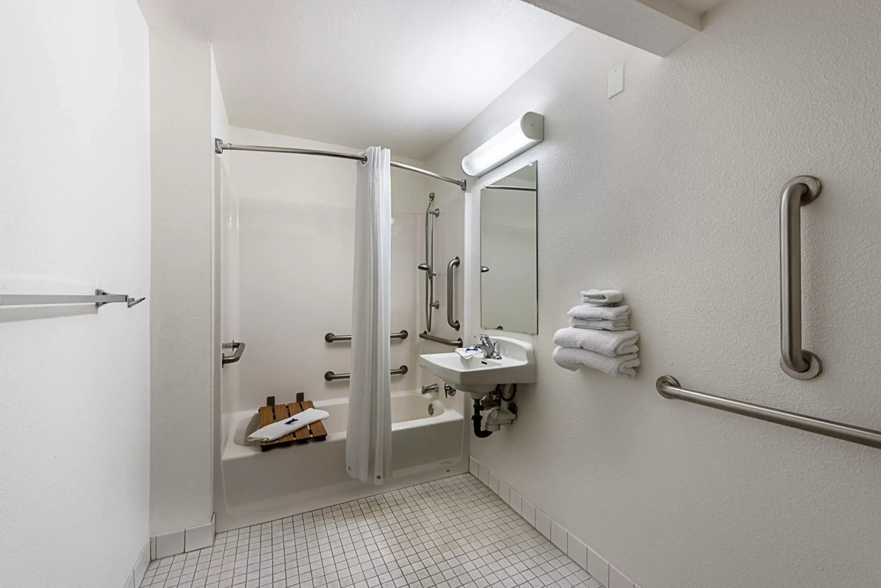 Bathroom in Motel 6-Winnemucca, NV