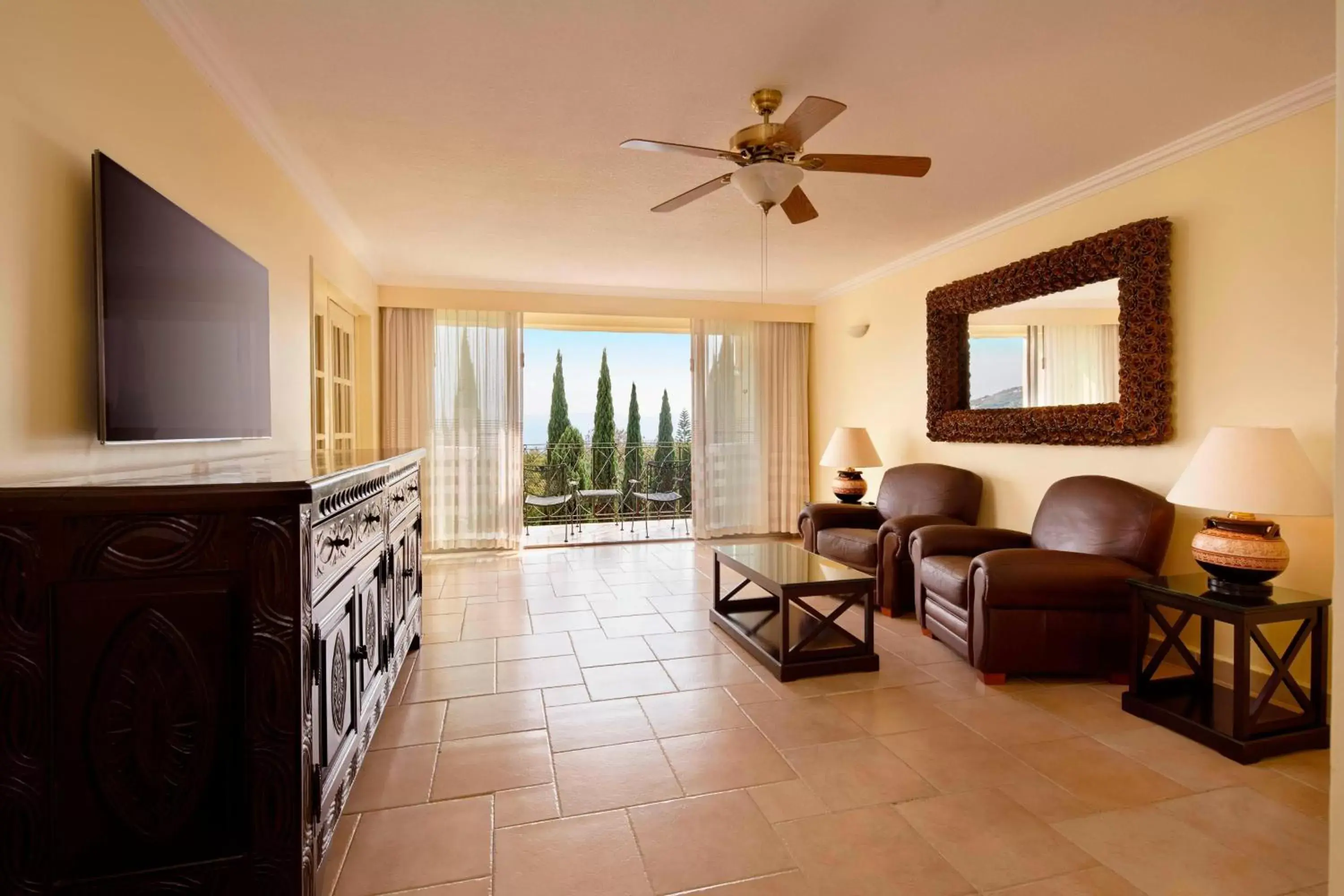 Living room, Seating Area in Ixtapan de la Sal Marriott Hotel & Spa