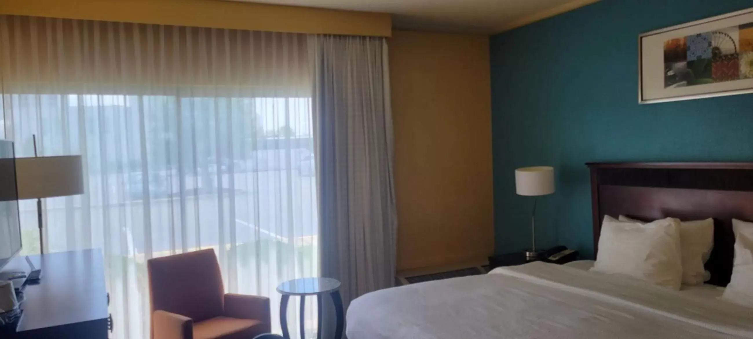 Bed in Fairfield Inn & Suites Cincinnati North/Sharonville