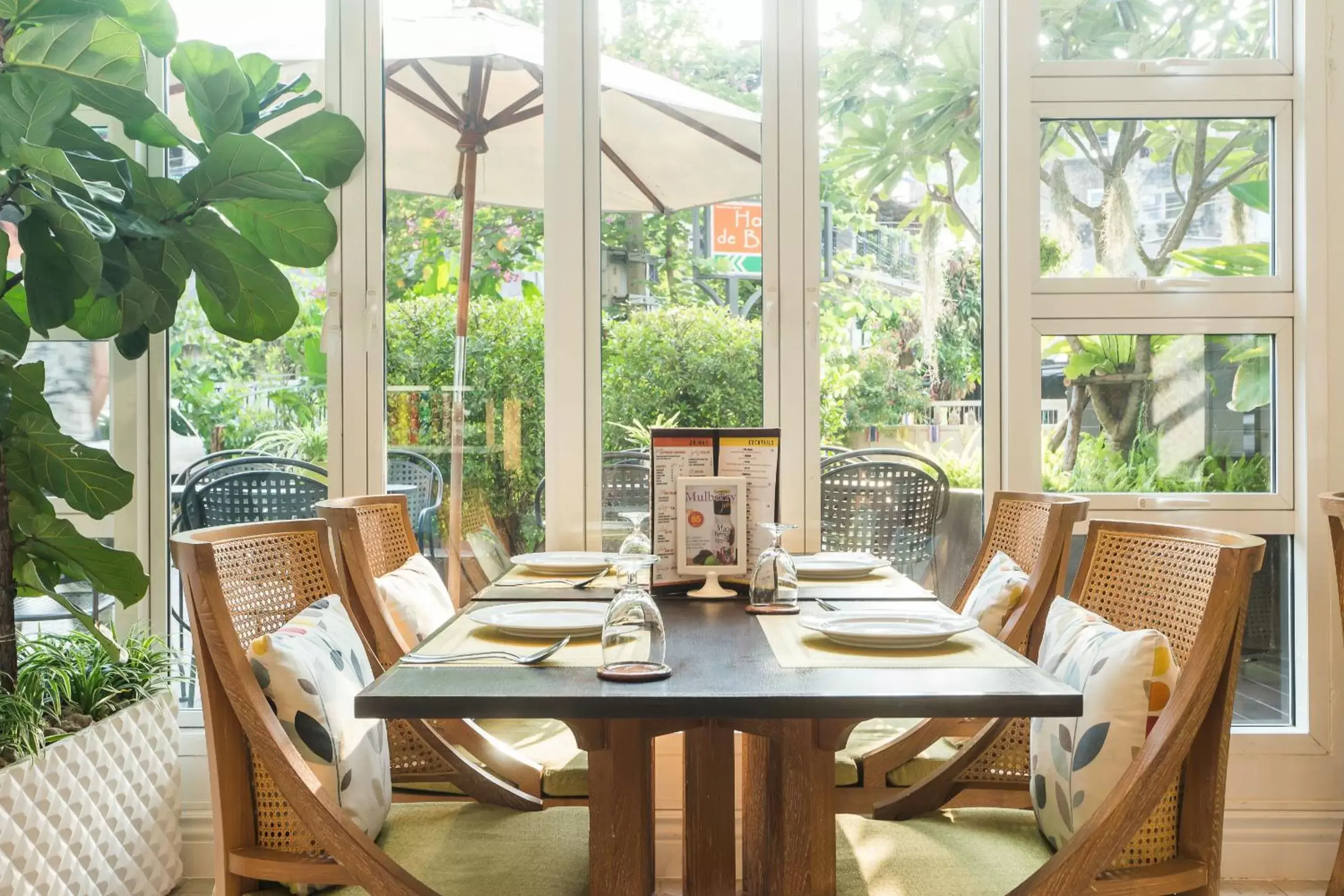 Restaurant/places to eat in Hotel De Bangkok Restaurant/places to eat in Hotel De Bangkok