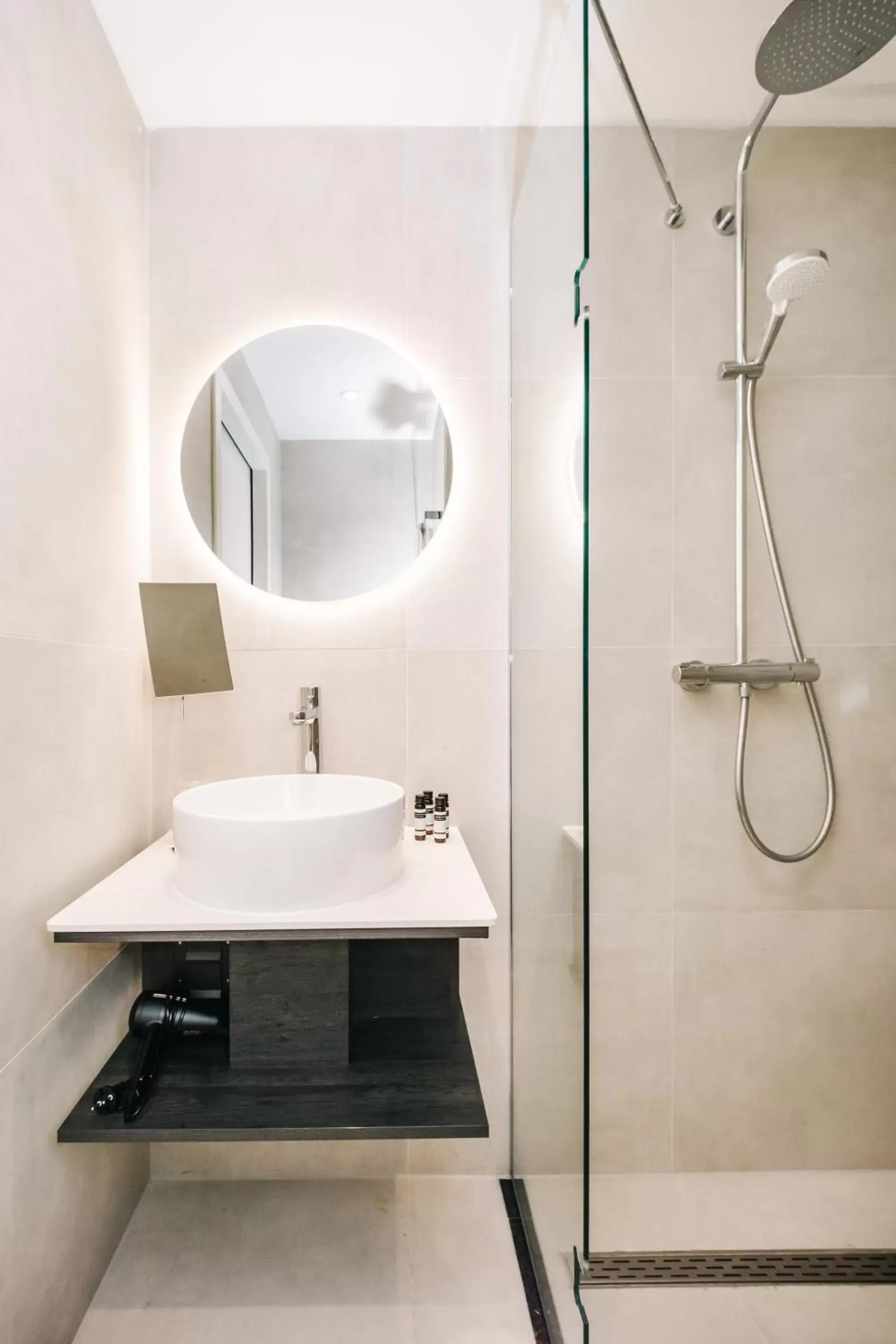 Bathroom in Amsterdam Beach Hotel