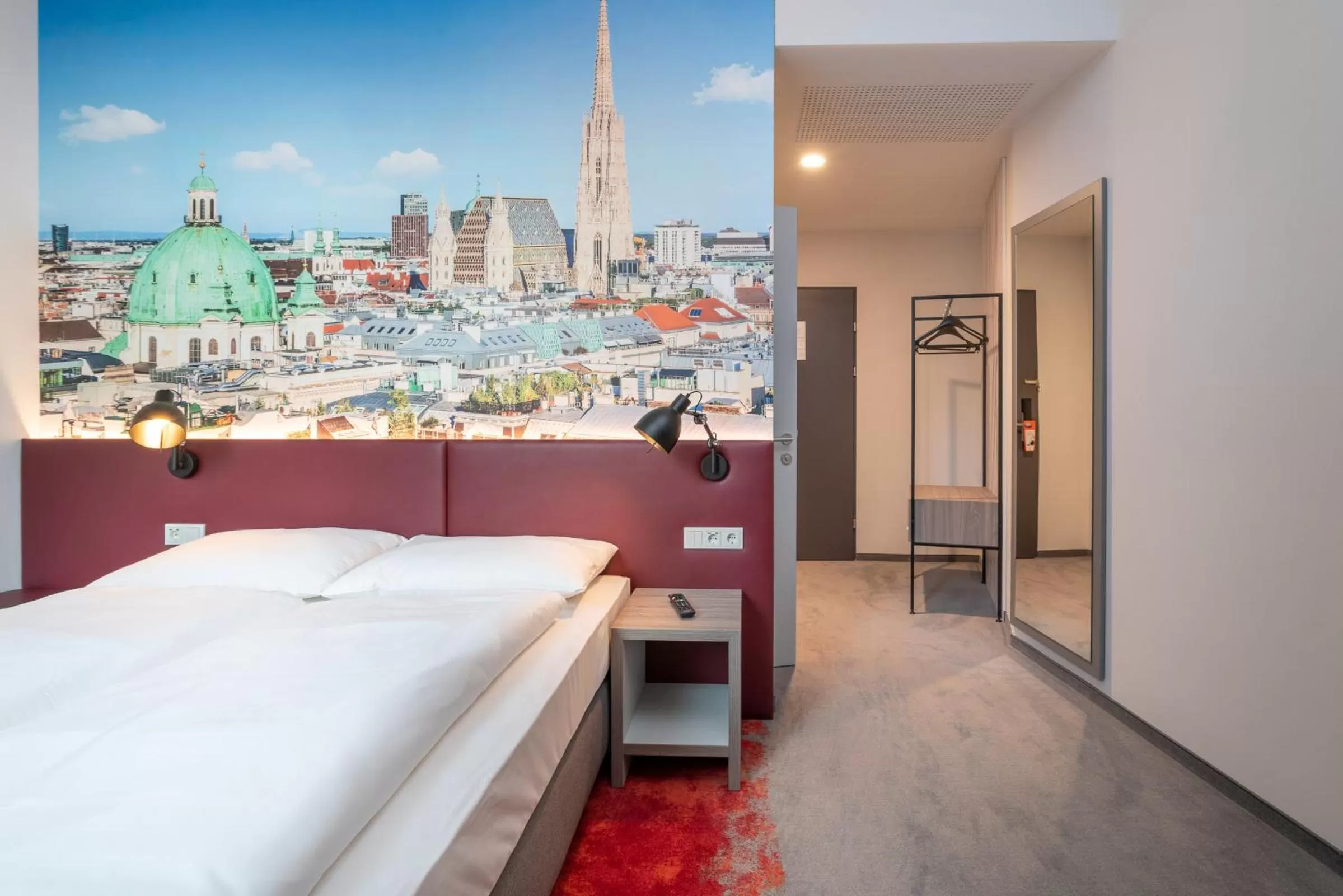 Photo of the whole room, Bed in Campanile Vienna South