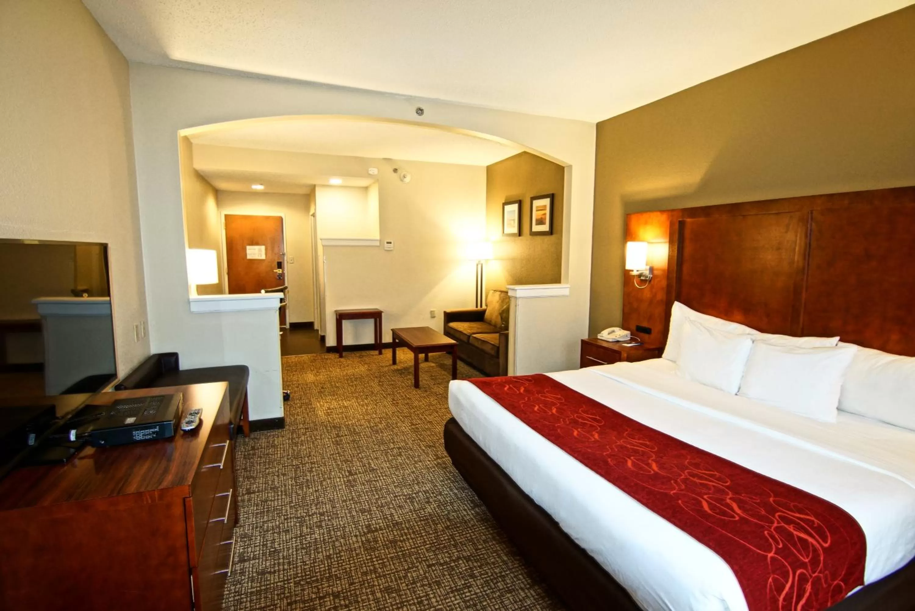 Bed in Comfort Suites Near University