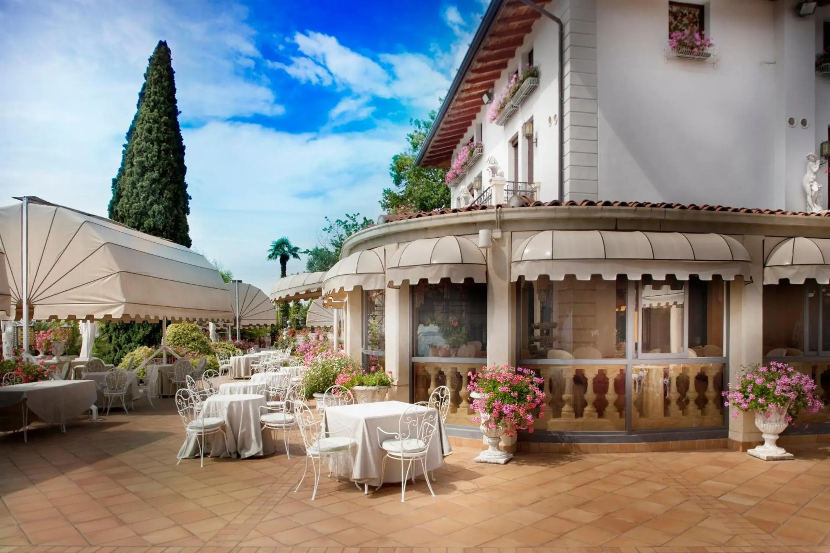 Patio, Restaurant/Places to Eat in Park Hotel Ville Montefiori