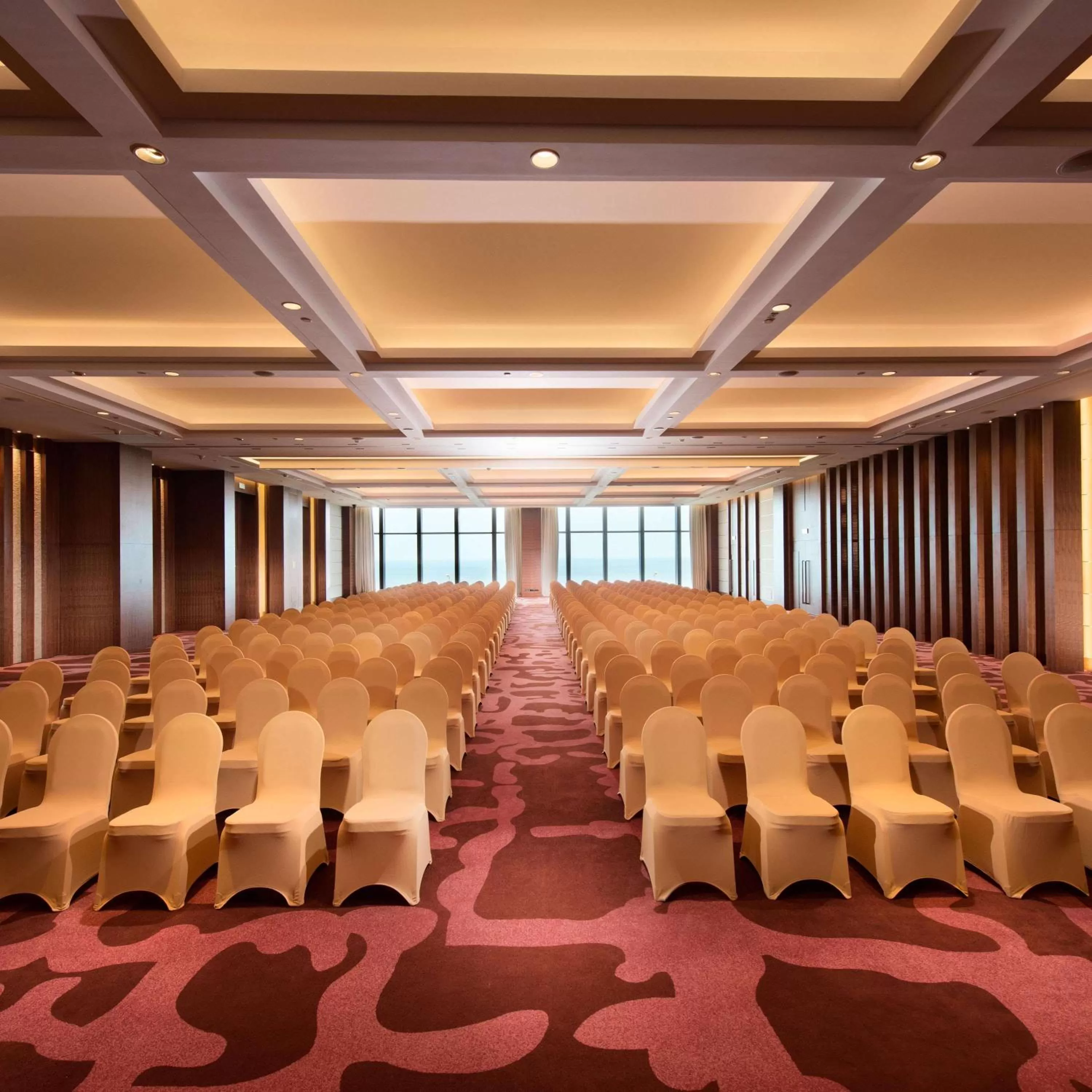 Meeting/conference room in Hilton Yantai Golden Coast