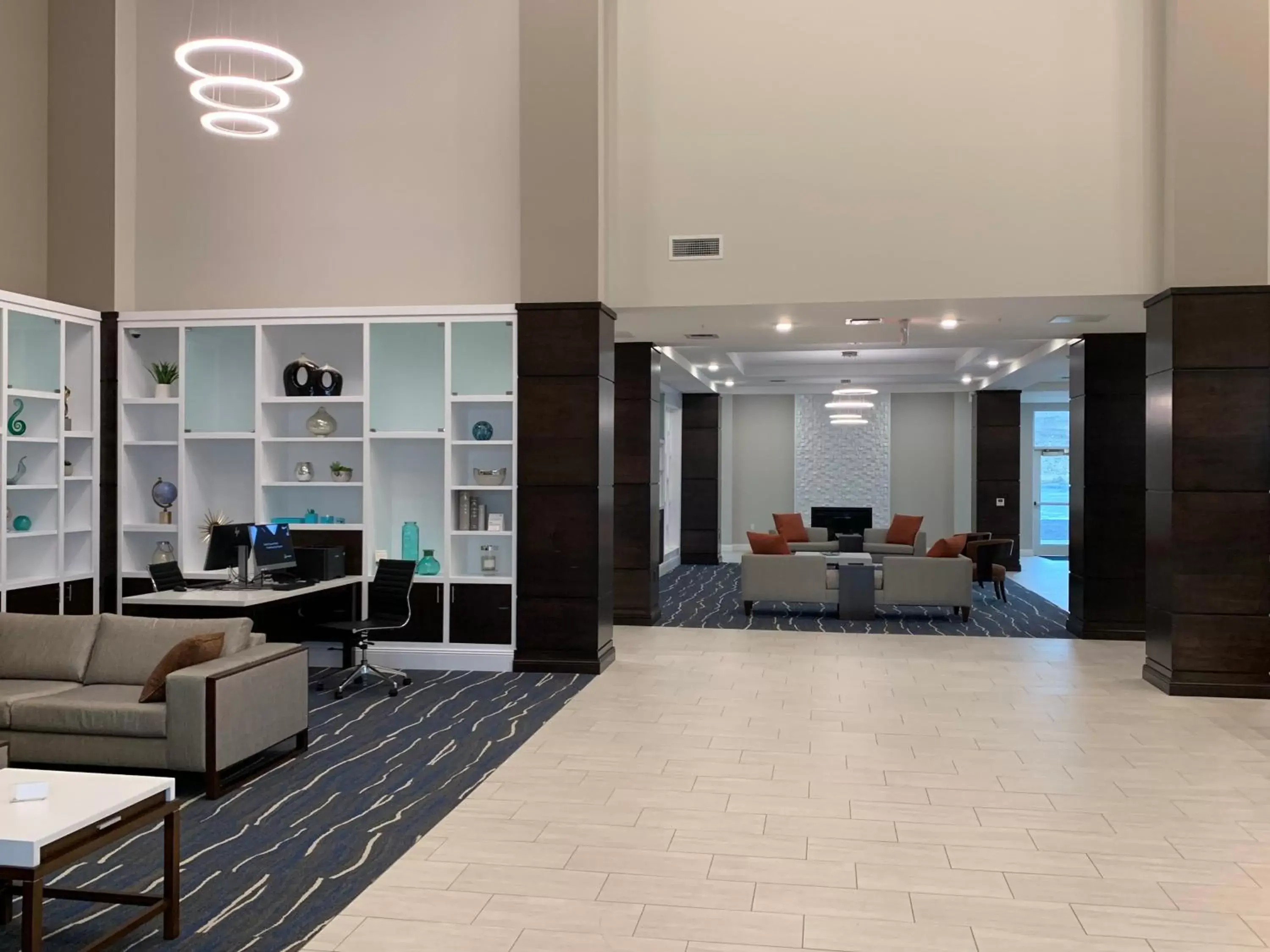 Property building, Lobby/Reception in Holiday Inn & Suites - Jefferson City, an IHG Hotel