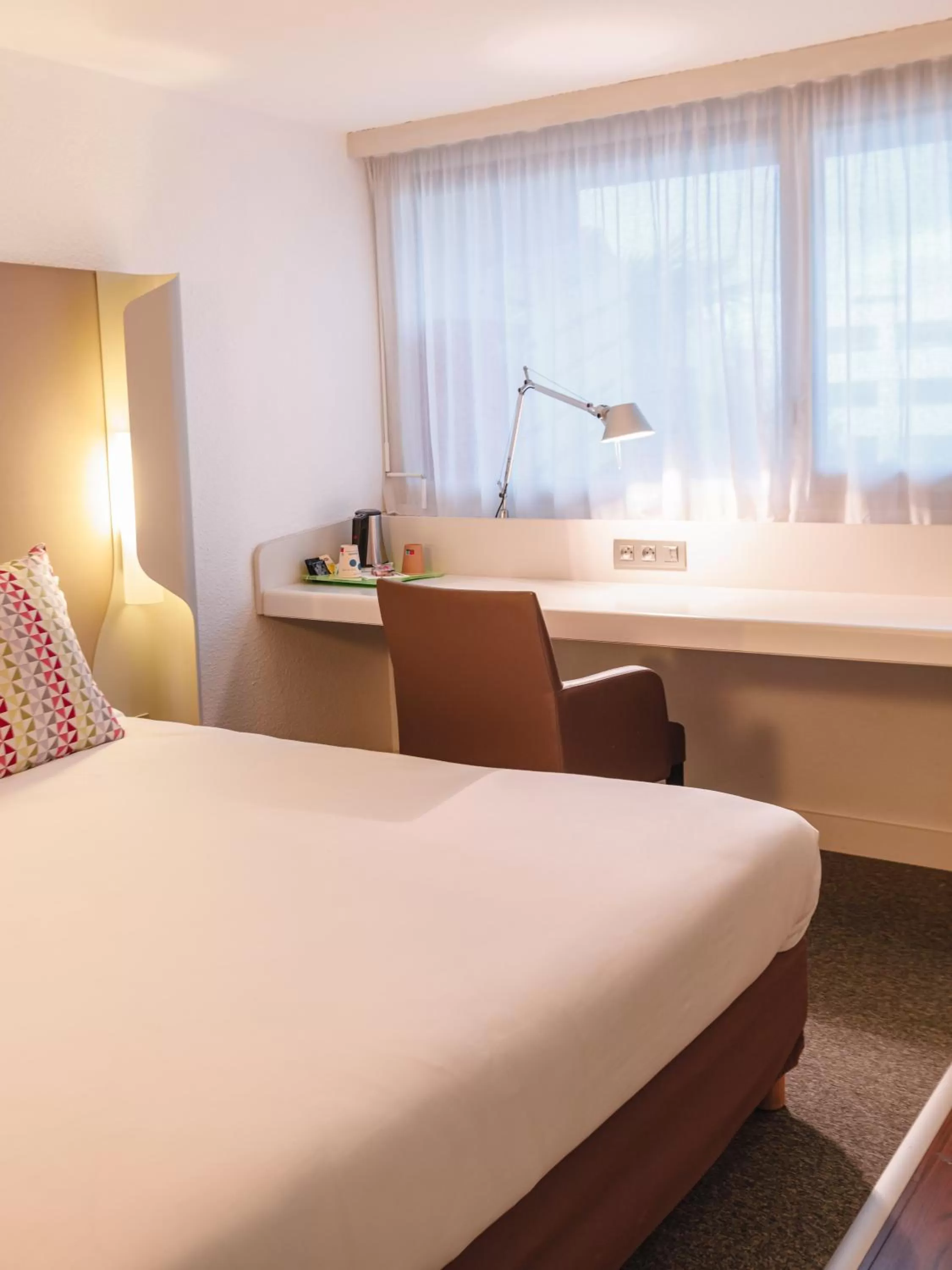 Bedroom, Bed in Campanile NATURE - Lyon Est Bron Eurexpo