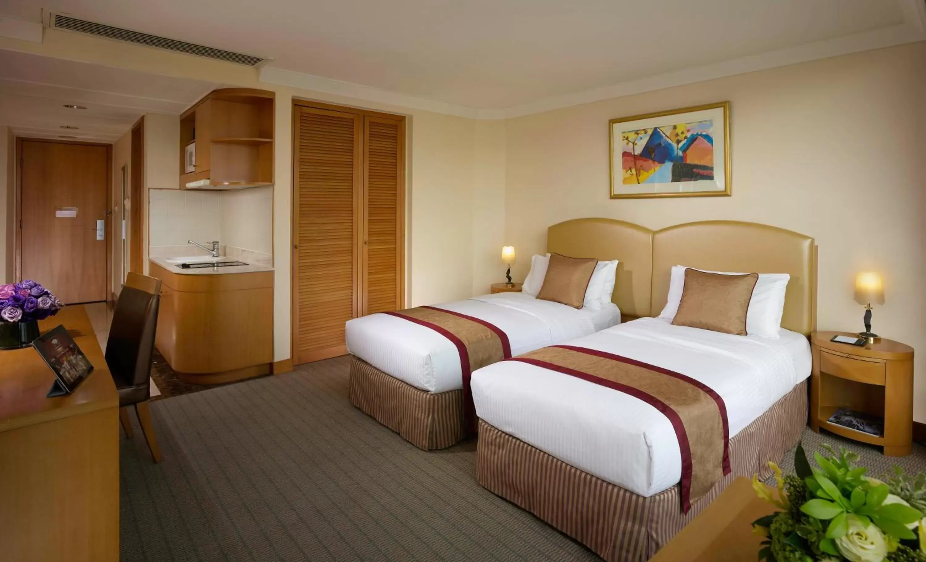 Photo of the whole room, Bed in Harbour Plaza Resort City