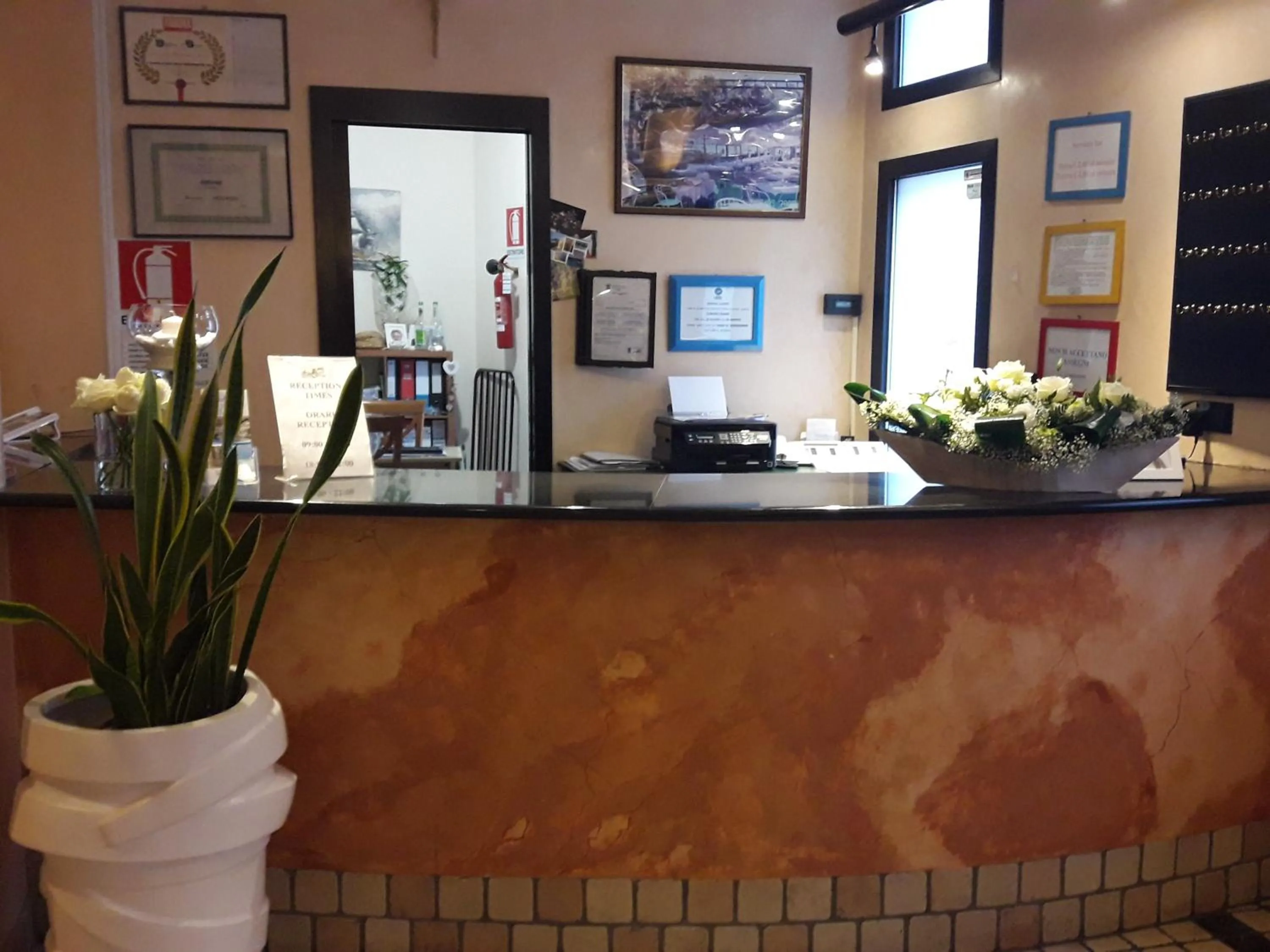 Lobby or reception in Hotel Stazione sul lago di Iseo