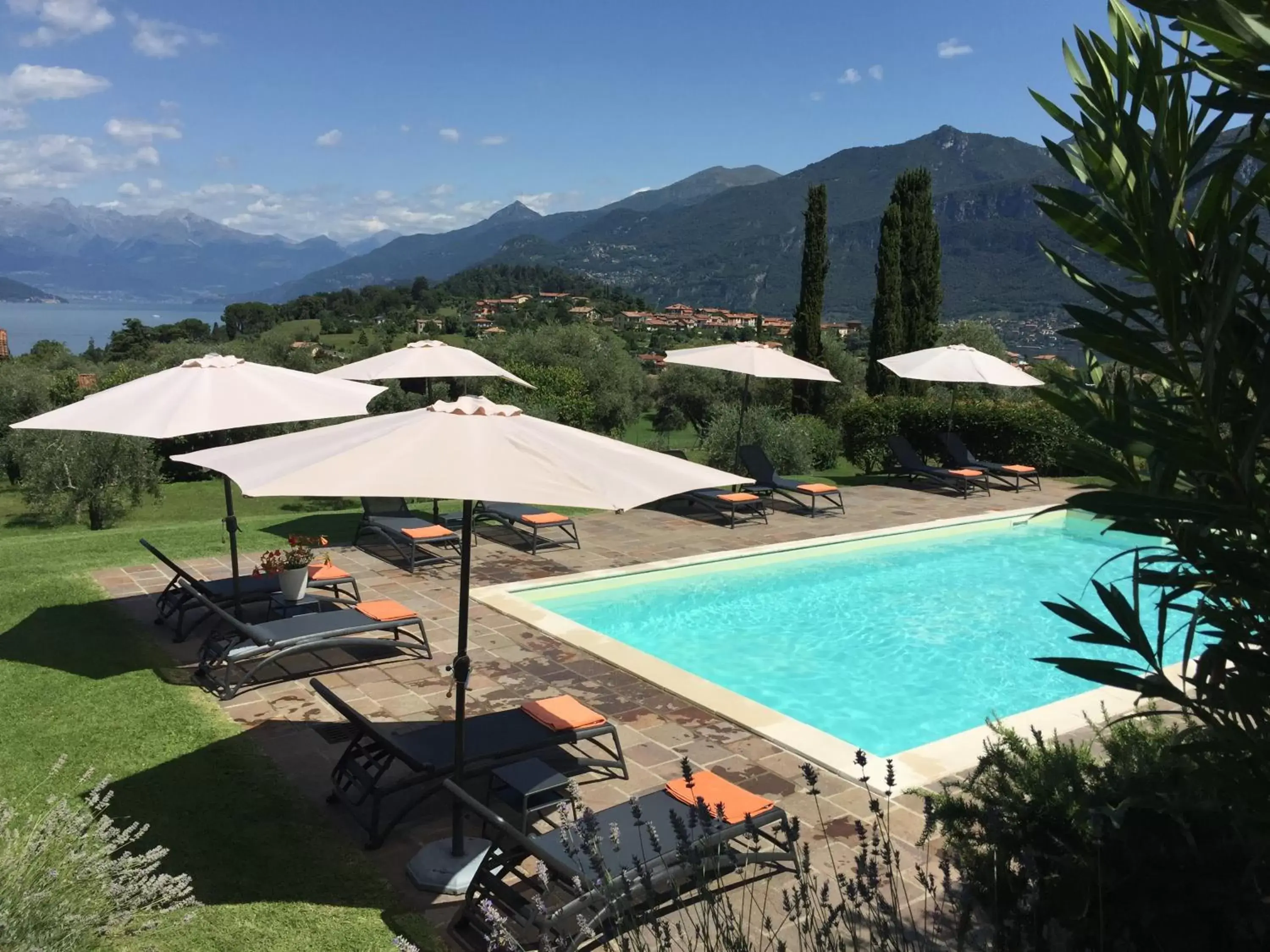 Summer, Pool View in Il Poggio Di Bellagio
