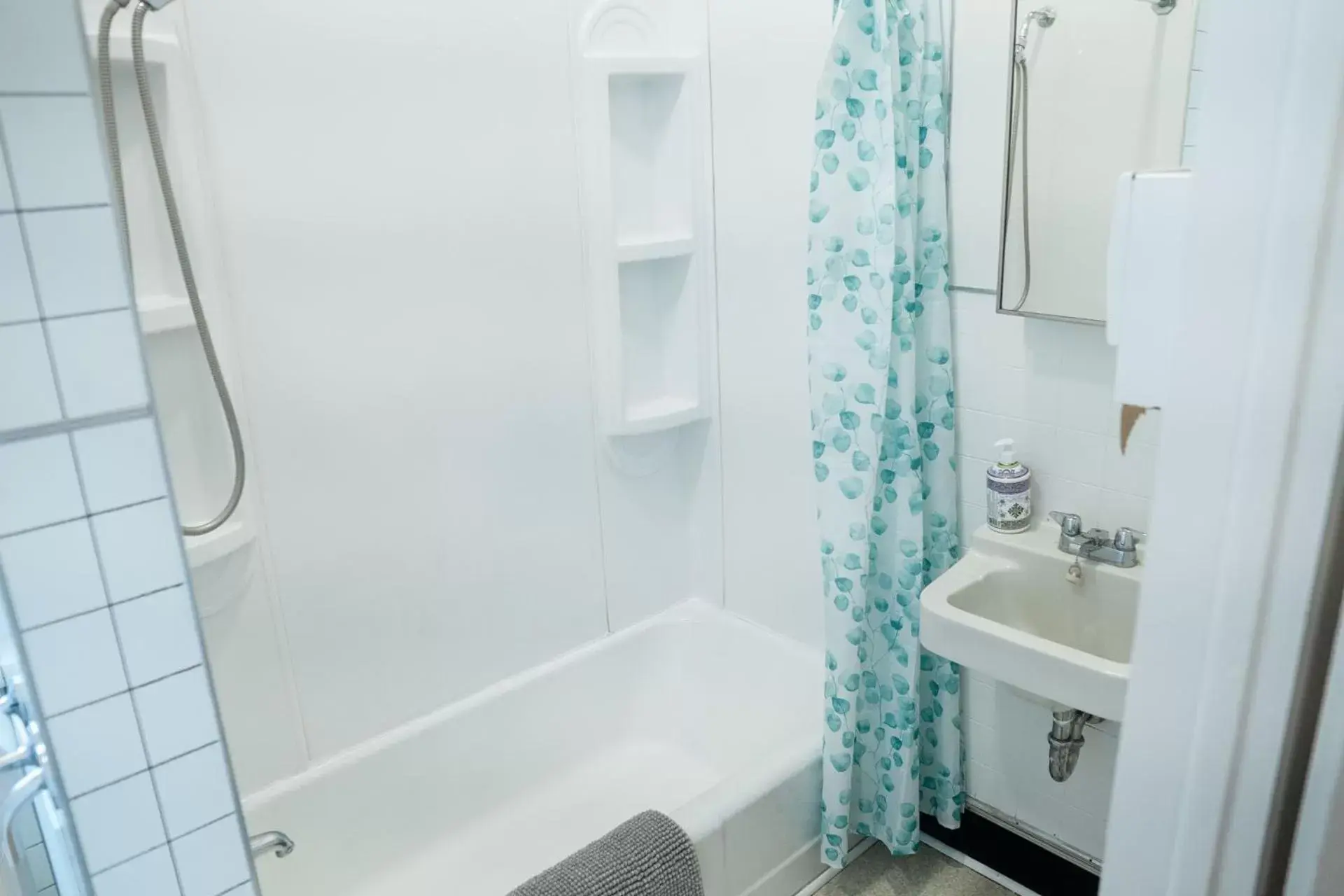 Bathroom in Auberge de Jeunesse des Balcons